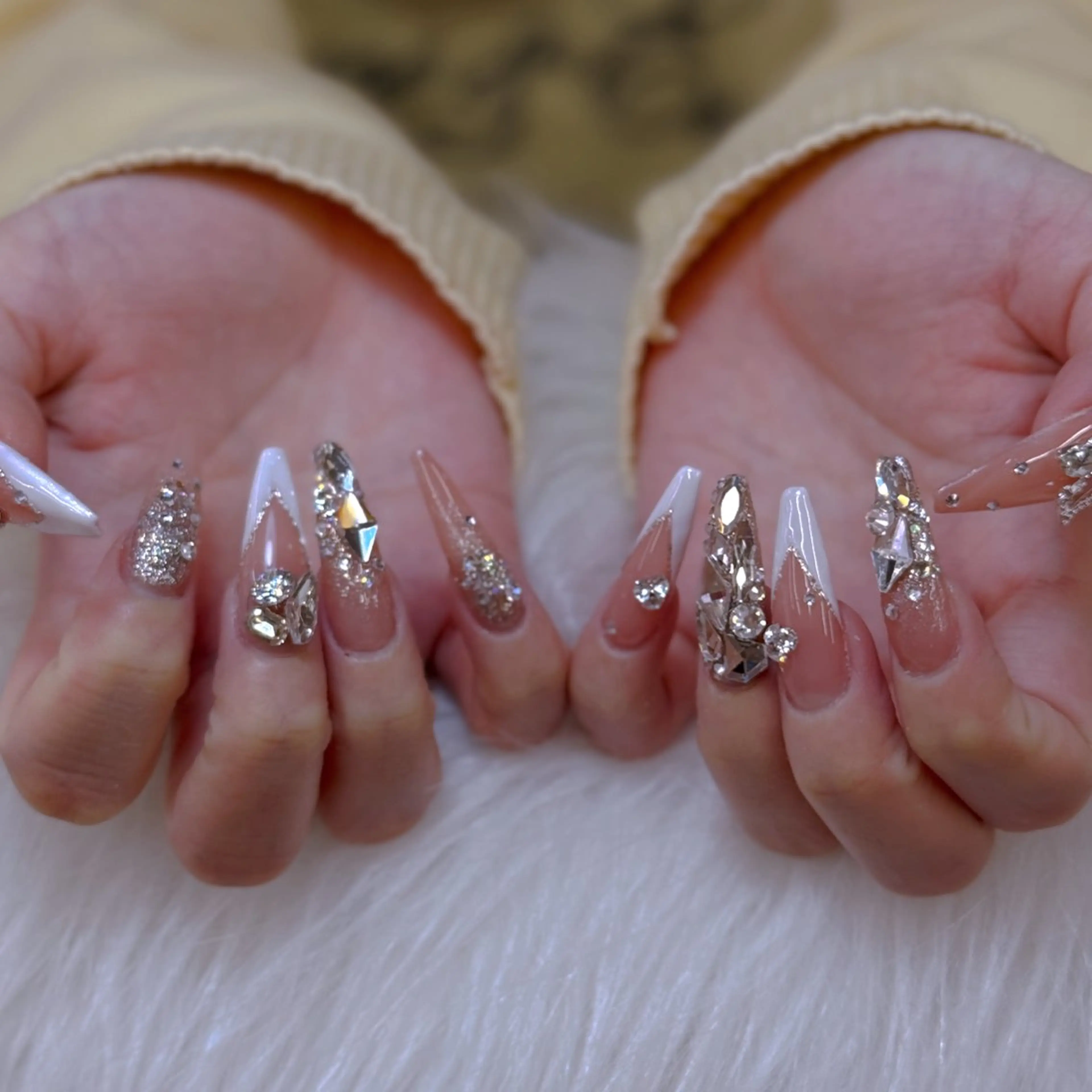 ネイル ハンドネイル ミン ゴテゴテネイルのネイルデザイン