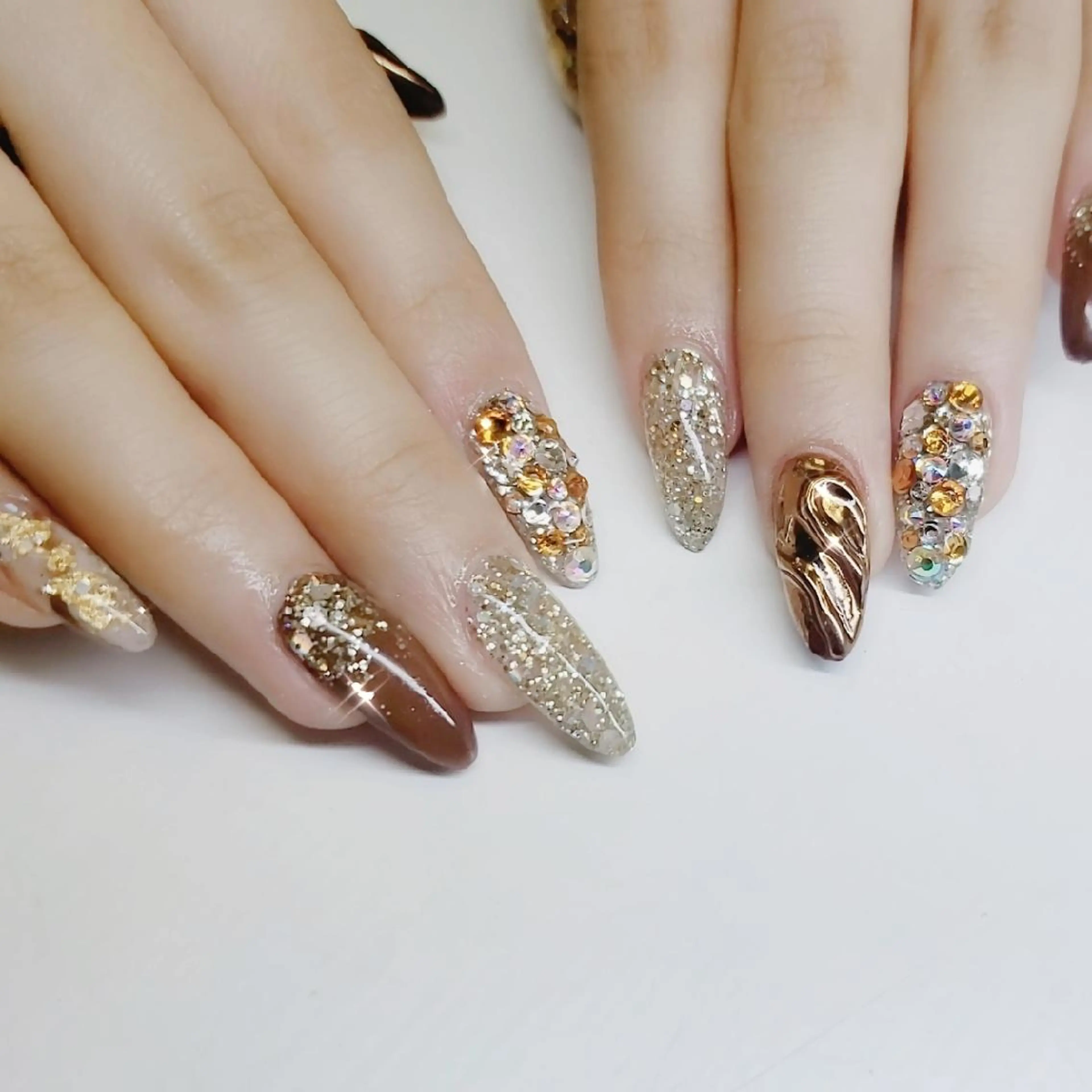 ネイル ブラウン ニュアンスネイル ハンドネイル クロキ 。のネイルデザイン