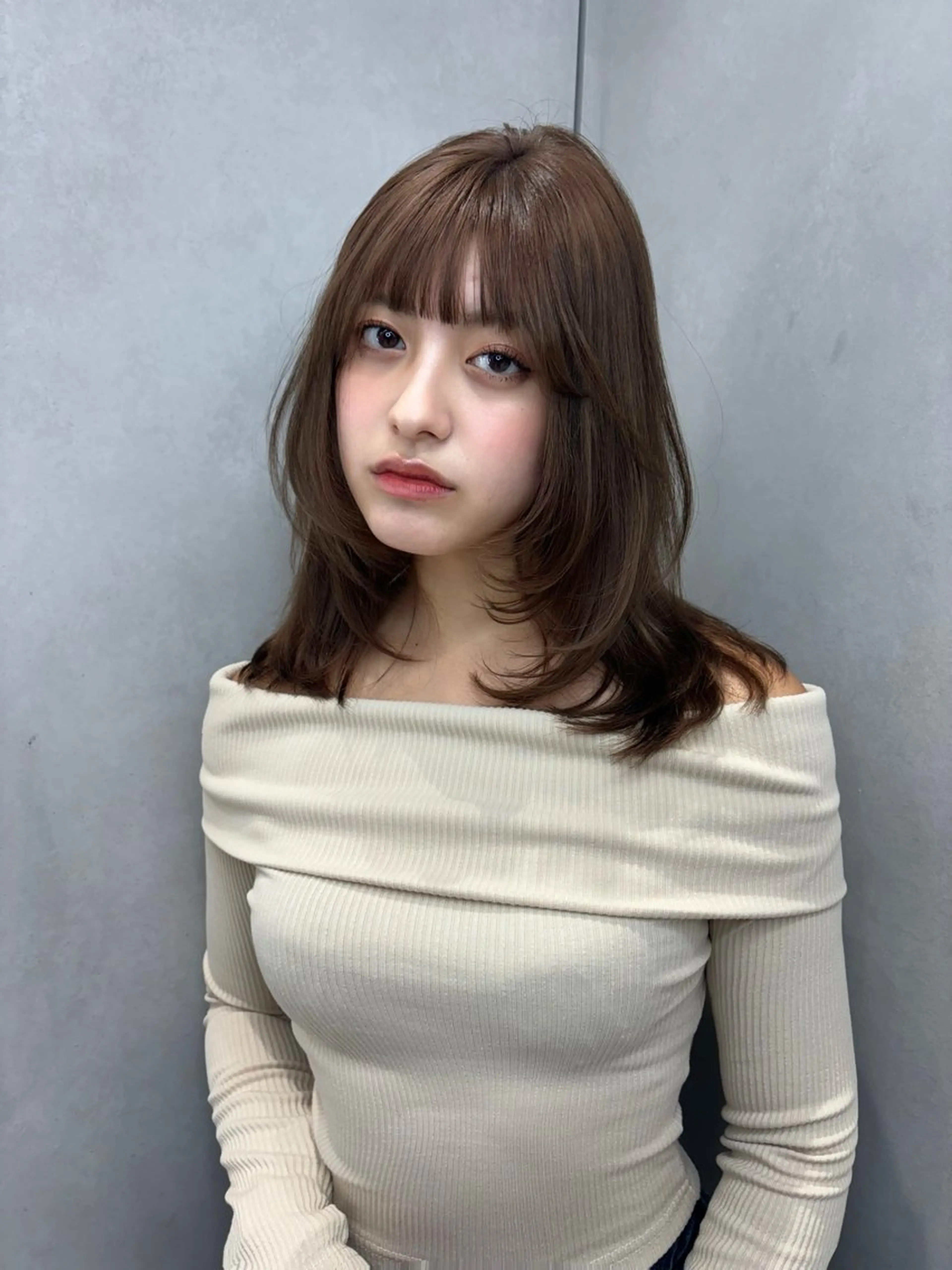 セミロング emi 韓国ワンホンヘアのヘアスタイル