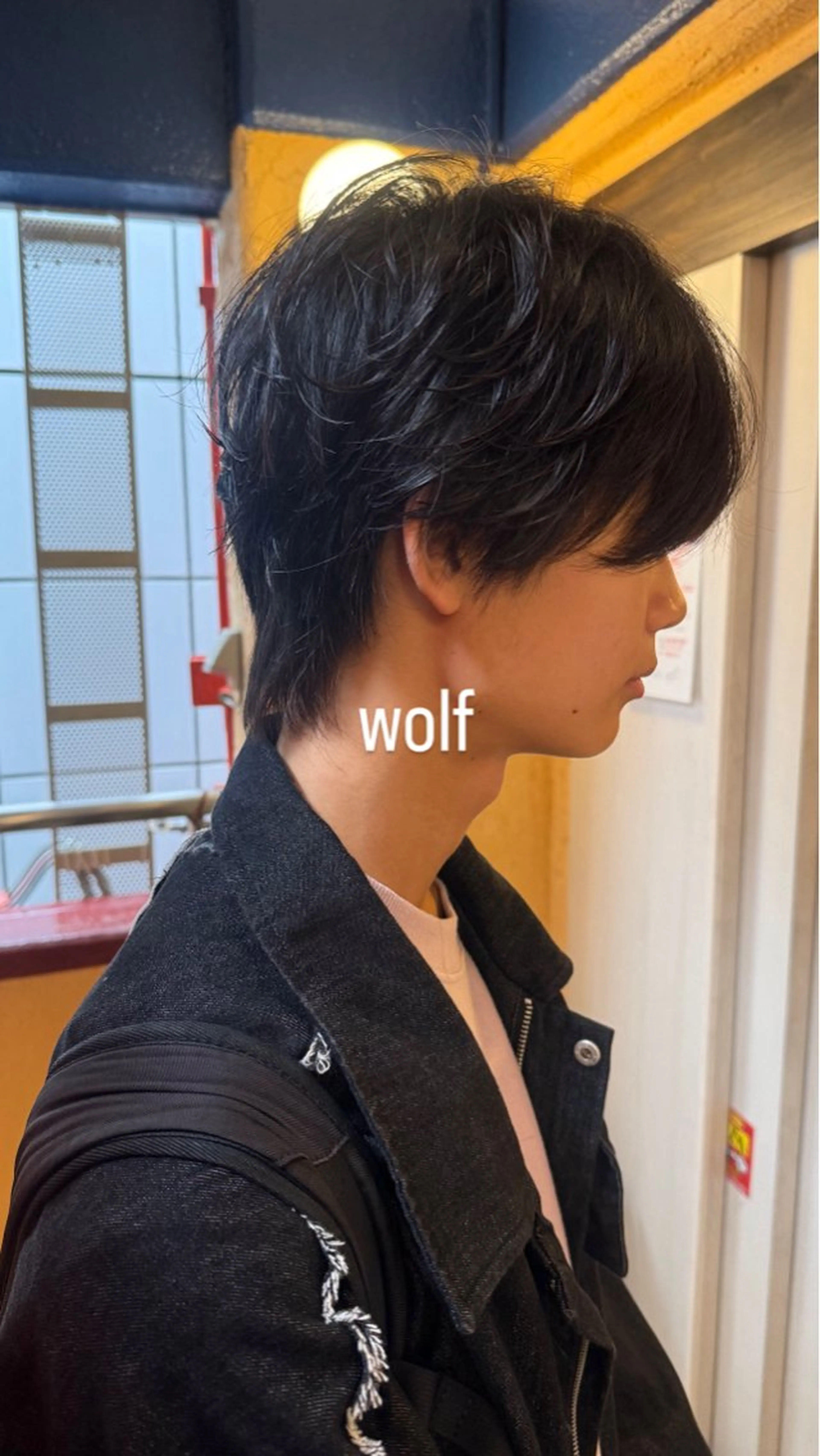 ミディアム パーマ メンズ ミディアムパーマ メンズパーマ メンズウルフカット ウルフカット カット ヘアカラー パーマ トリートメント 髪質改善ストレート Lyricのヘアスタイル