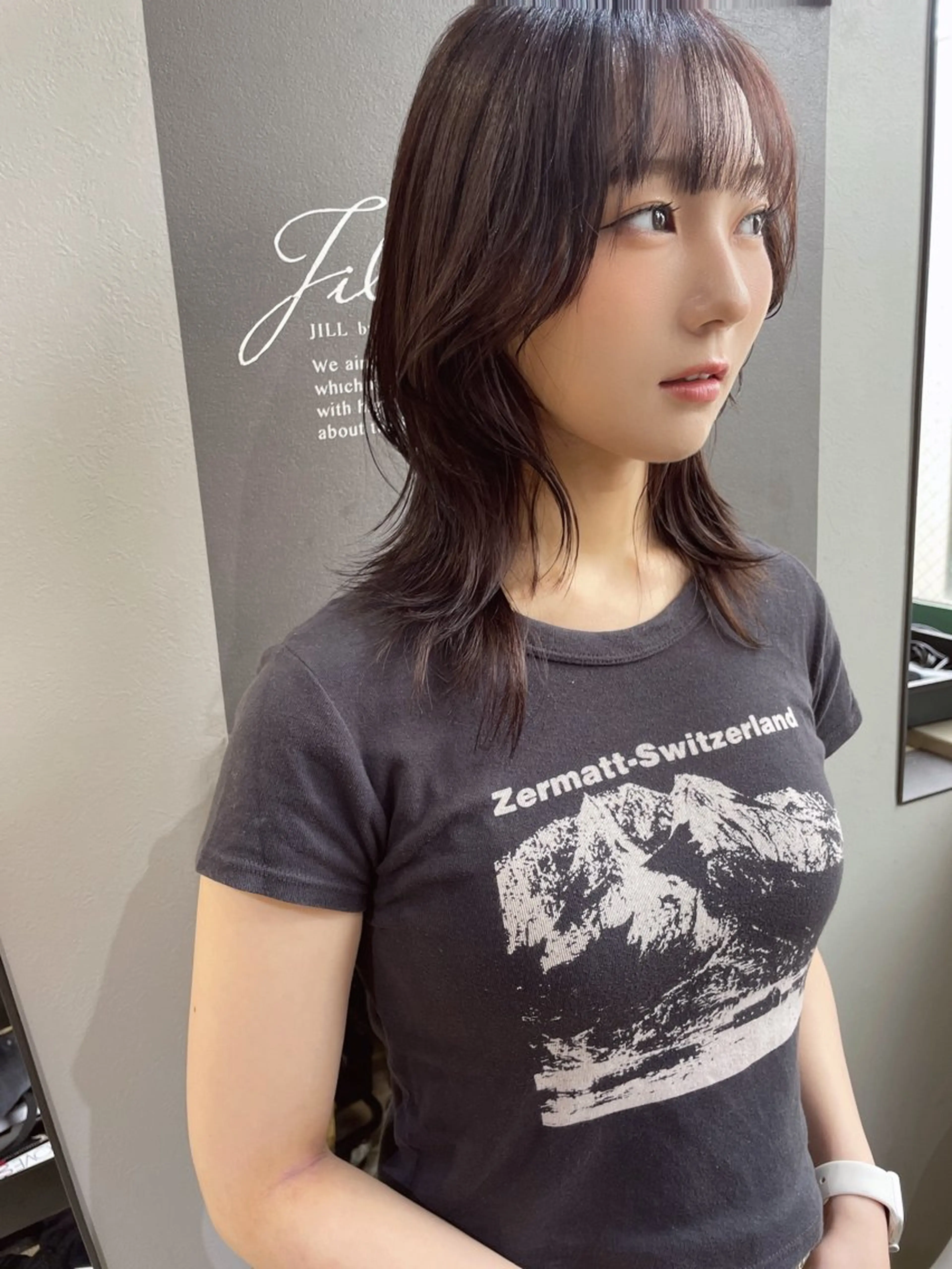ミディアム レイヤーカット AIRI layer cut hairのヘアスタイル