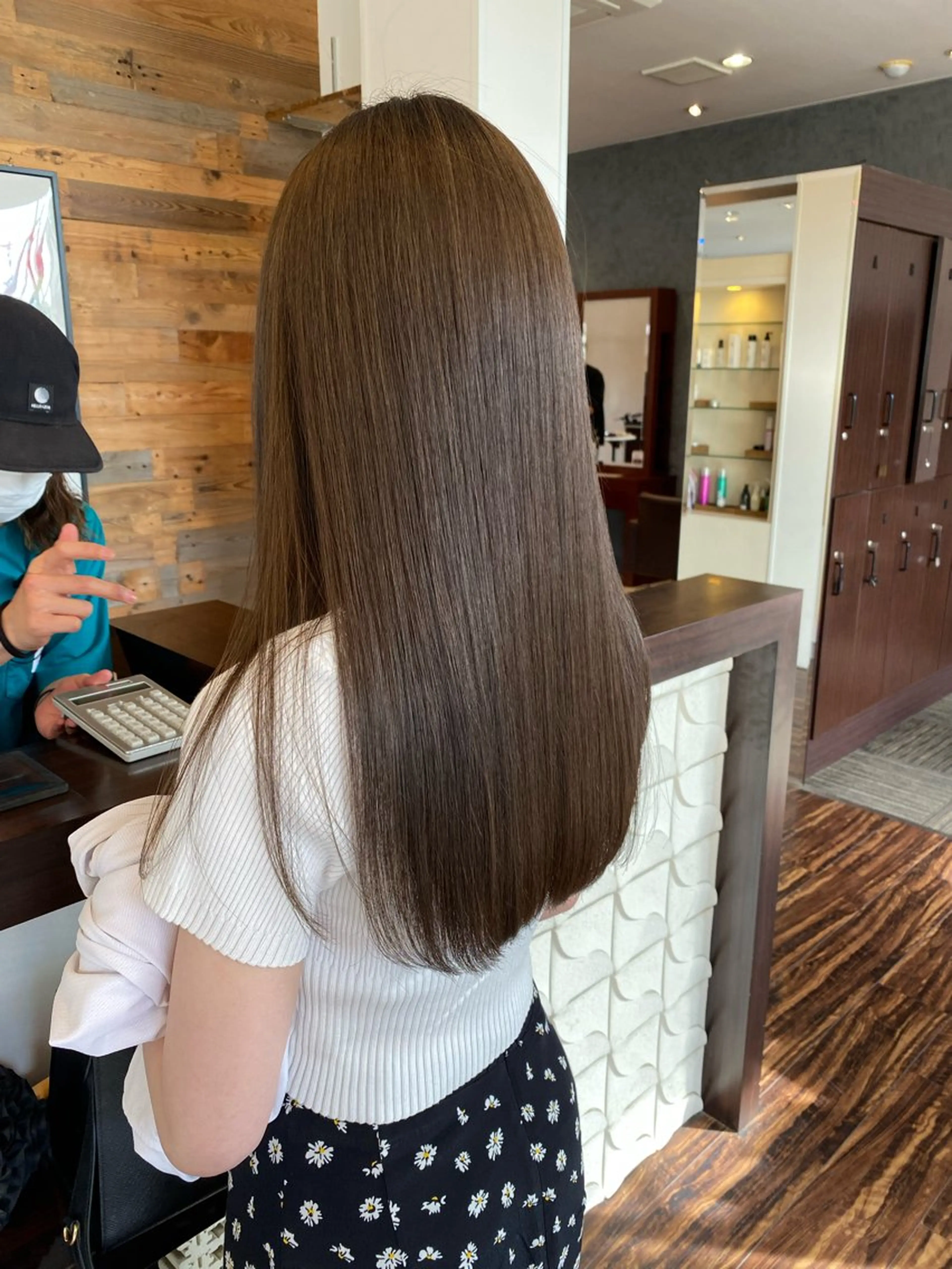 ロング トヨシマ シュウトのヘアスタイル