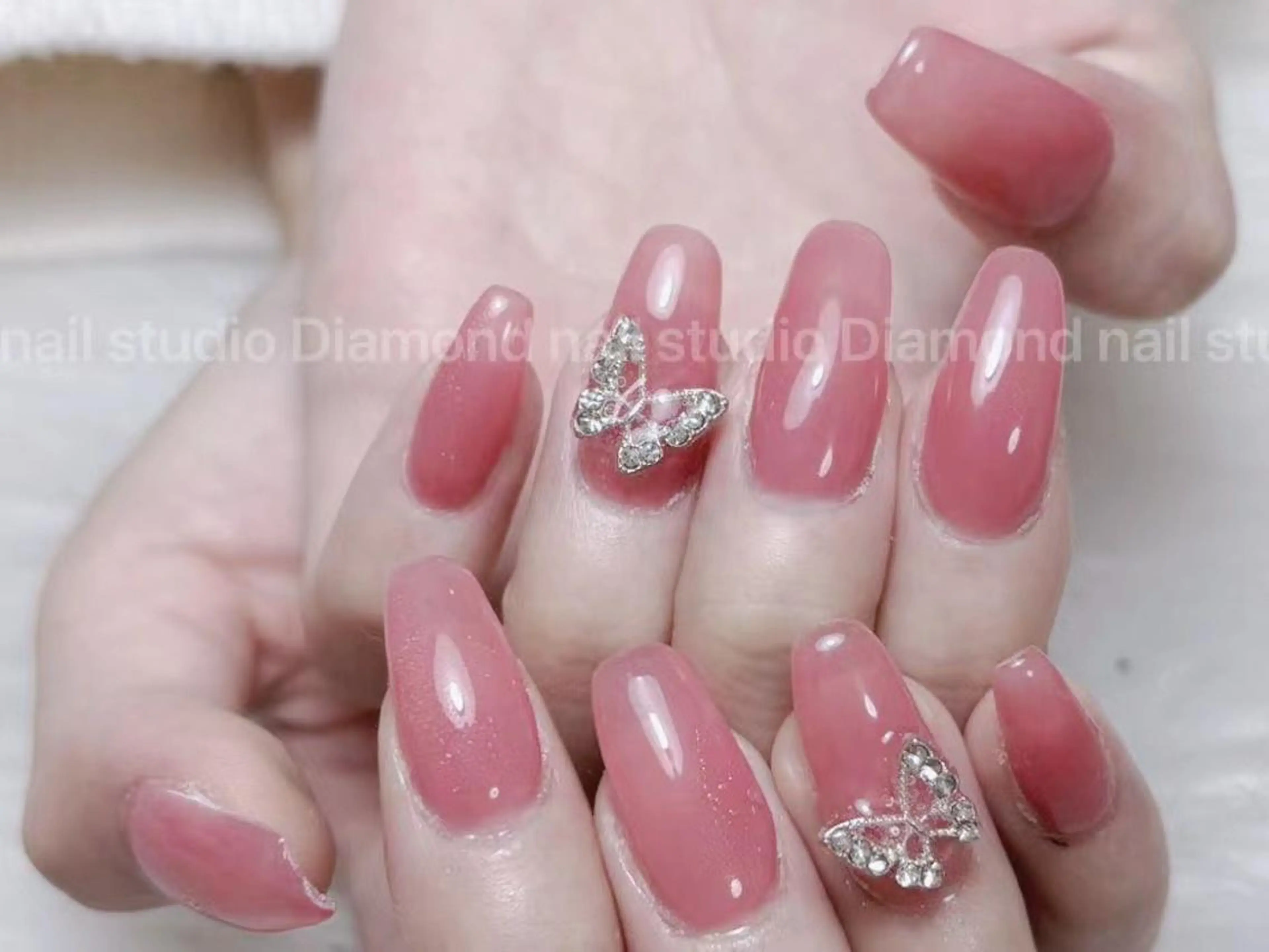 ネイル アートネイル オーロラネイル ガーリー キラキラネイル 韓国ネイル ハンドネイル ハンドケア Diamond 🚢のネイルデザイン