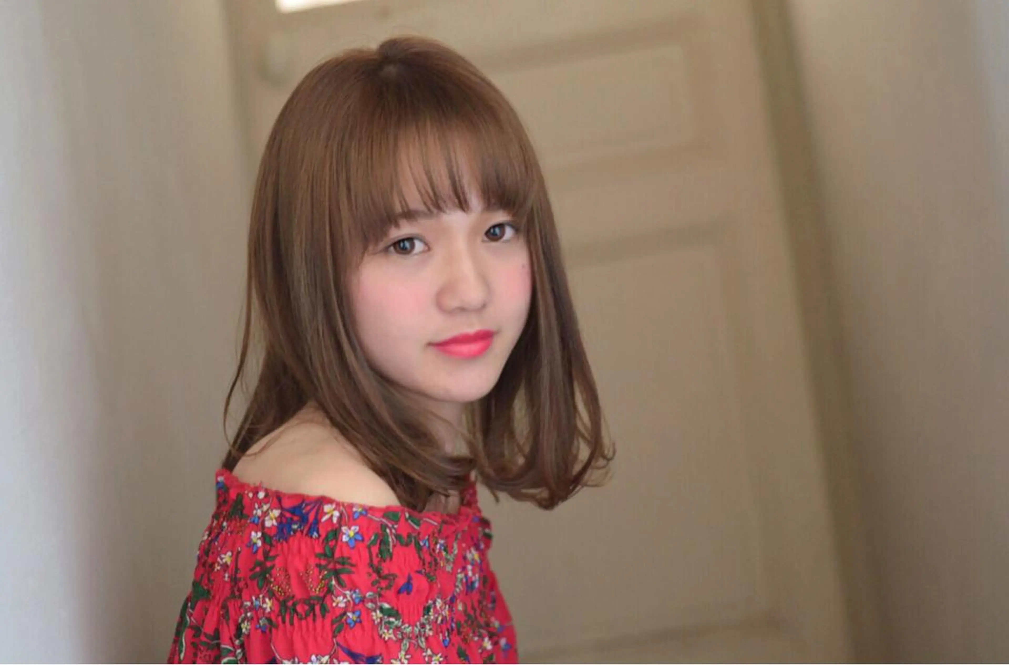 ミディアム セミロング カラー パーマ ヘアアレンジ アッシュ autre所属・大久保 ひでなりのヘアスタイル