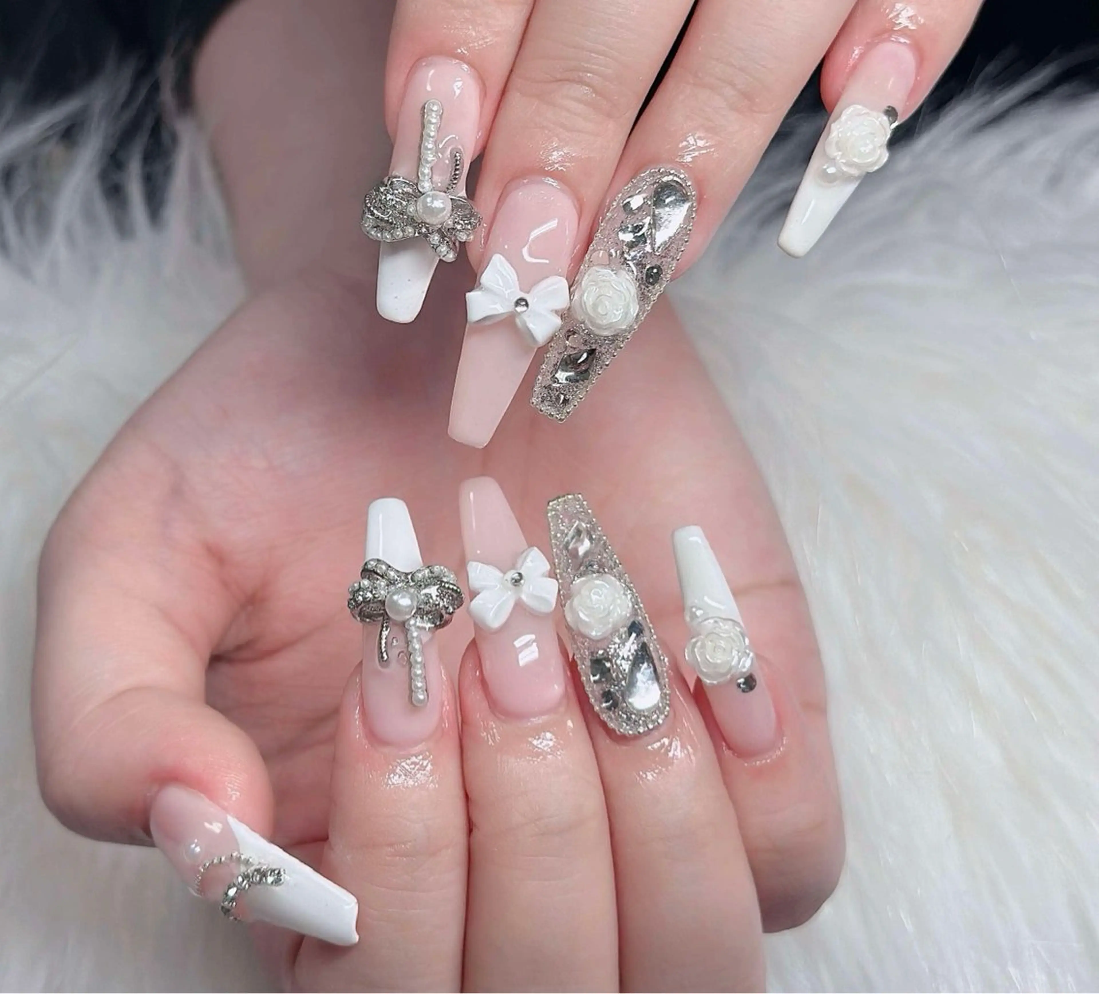 ネイル フレンチネイル ジェルネイル ガラスフレンチ ハロウィン ハート H.baby Nail Salonのネイルデザイン