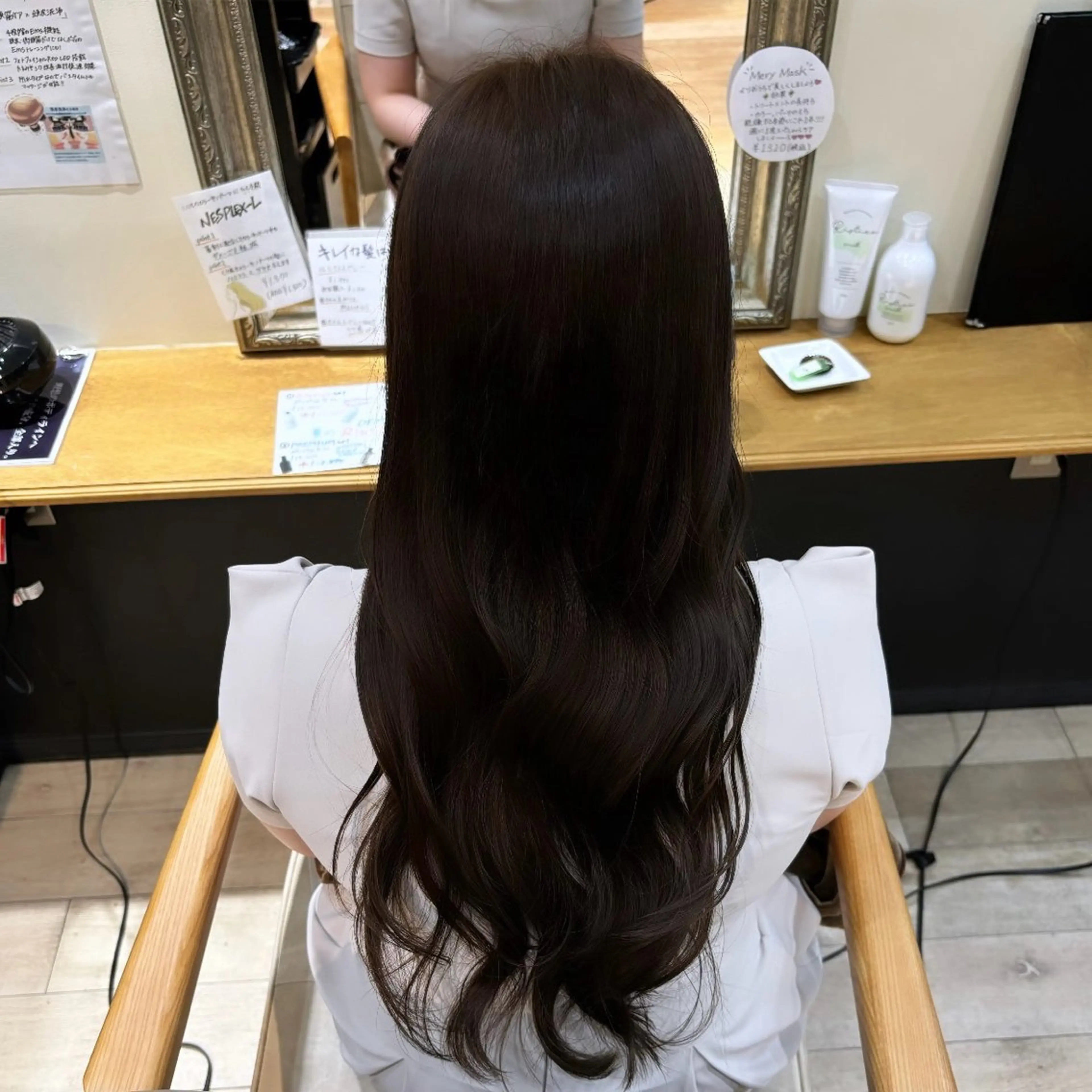 カラー ヘアカラー トリートメント しおり🍬 KOKORO🤍のヘアスタイル