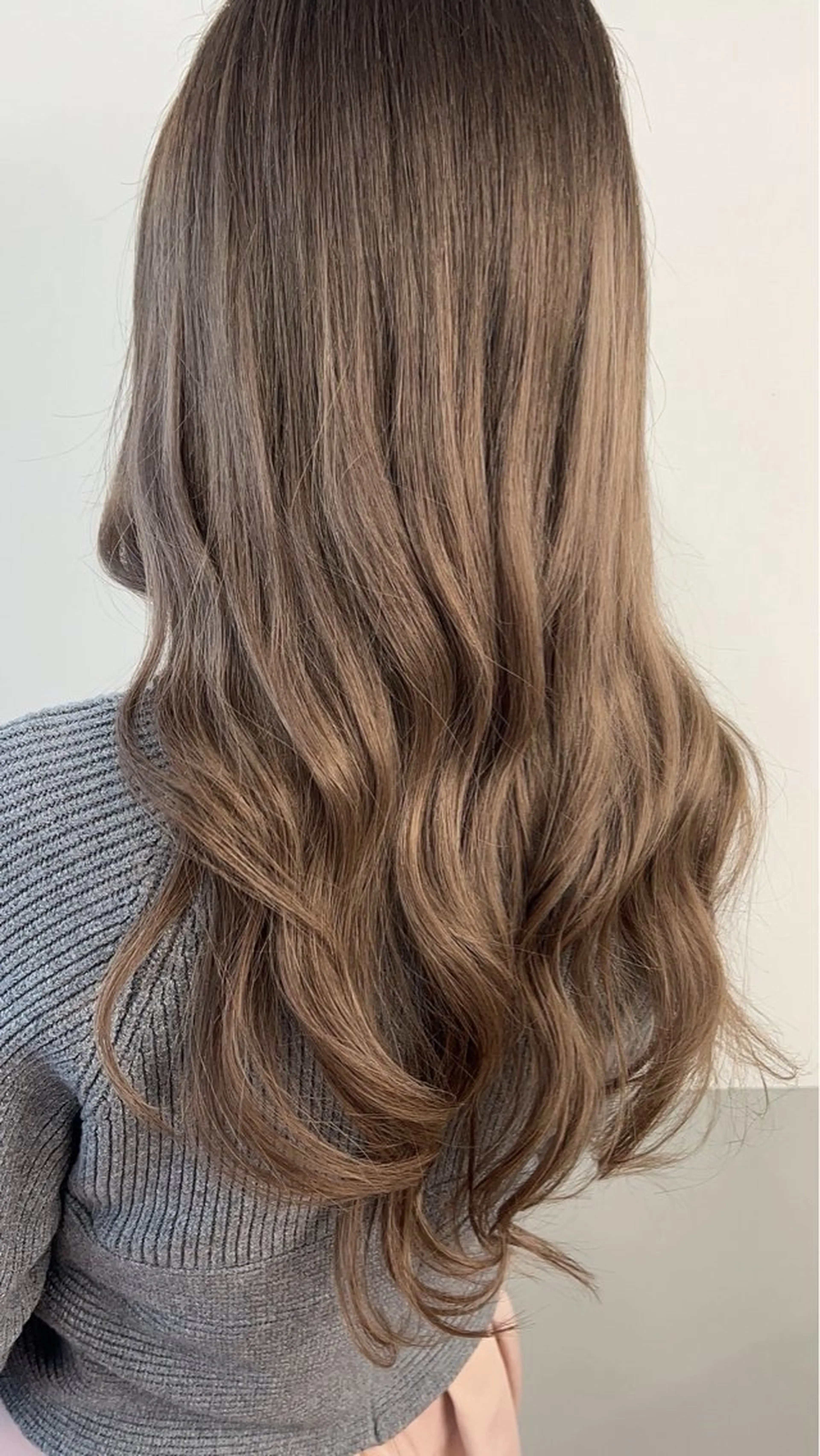 ロング カット 富田 妃花栞のヘアスタイル