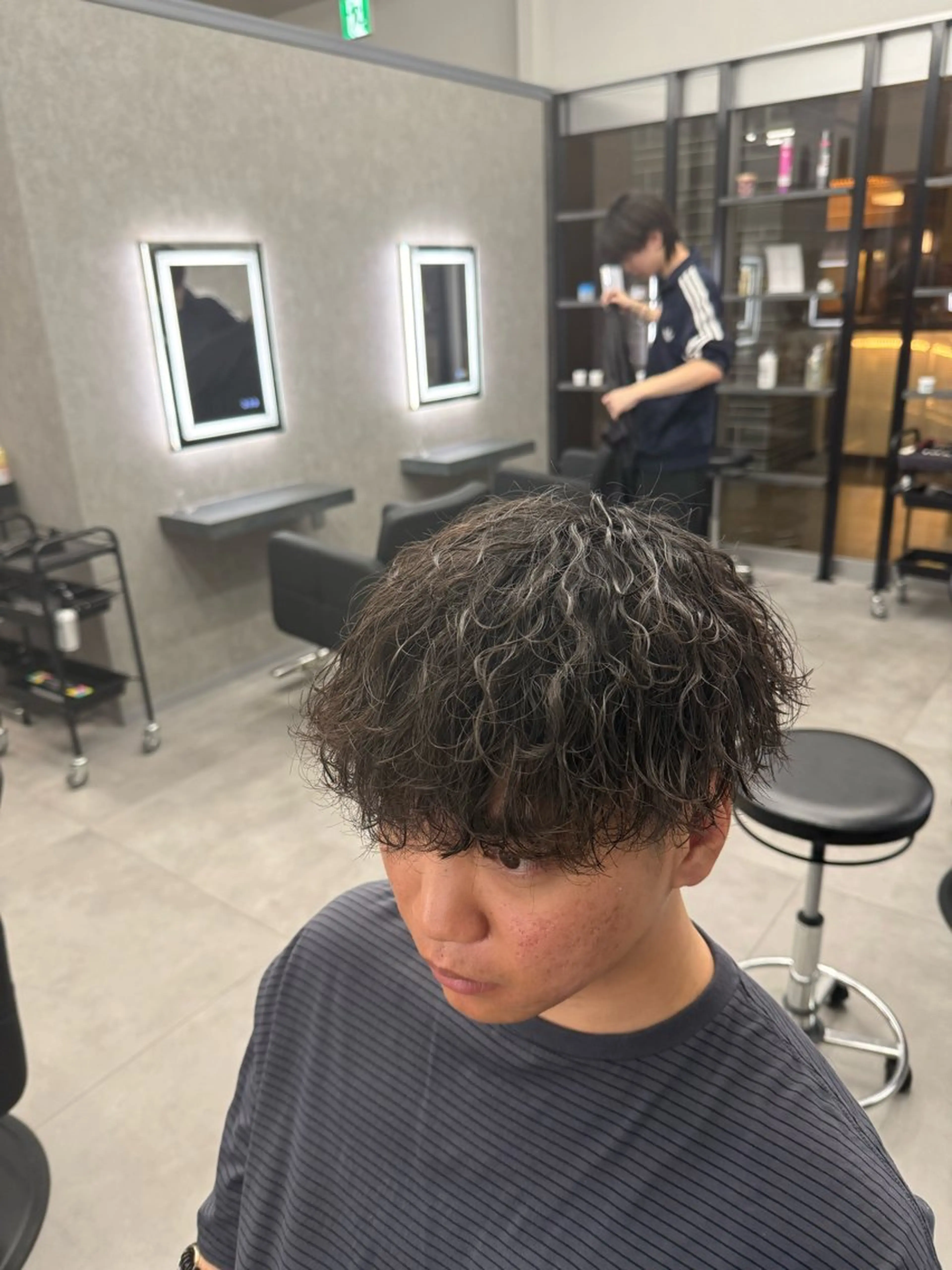 ショート カラー パーマ メンズ 波巻きパーマ カット パーマ メンズ特化 👑YUTAのヘアスタイル