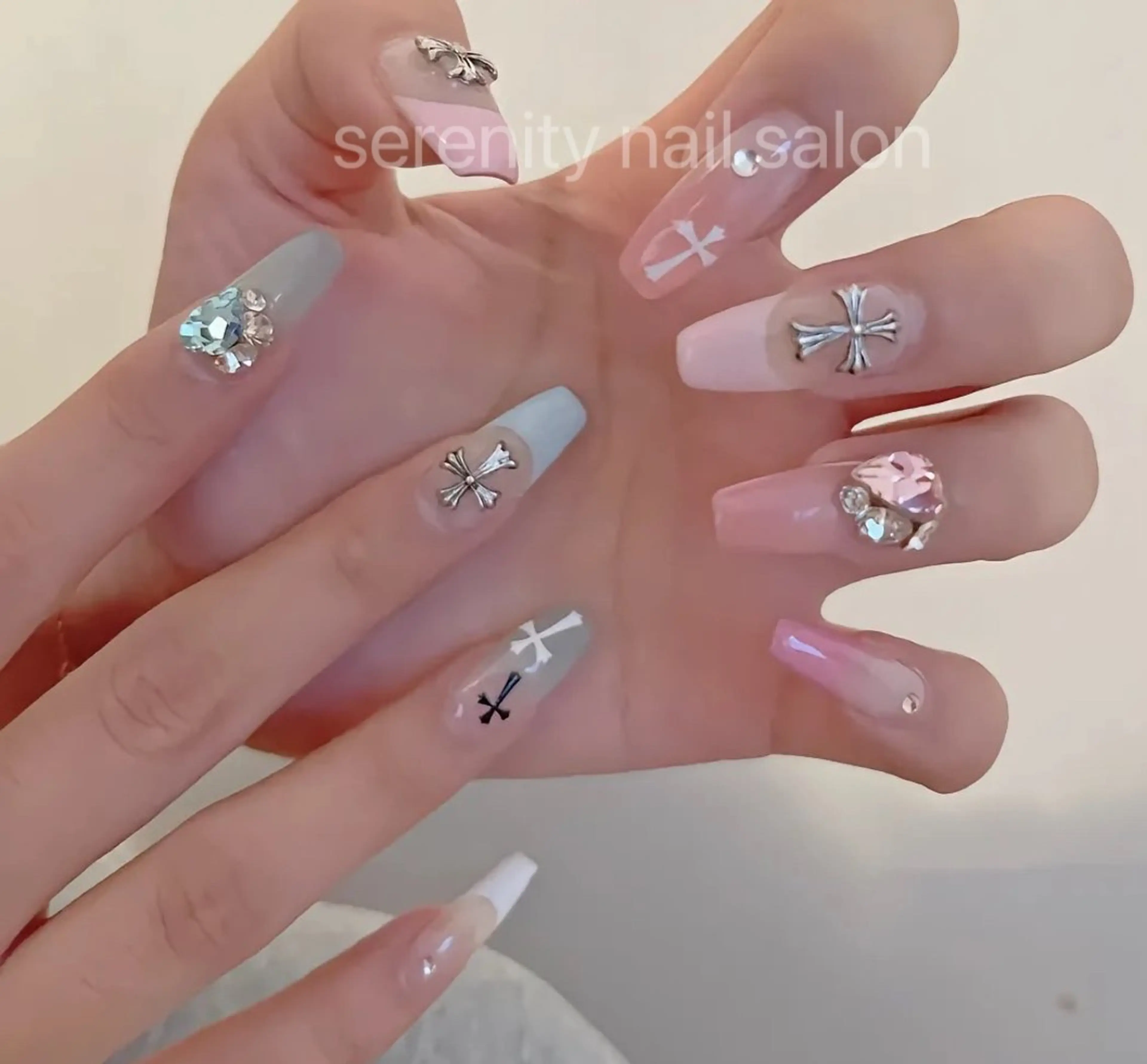 ネイル ハンドネイル ハンドケア ✨Serenity Nail salonのネイルデザイン