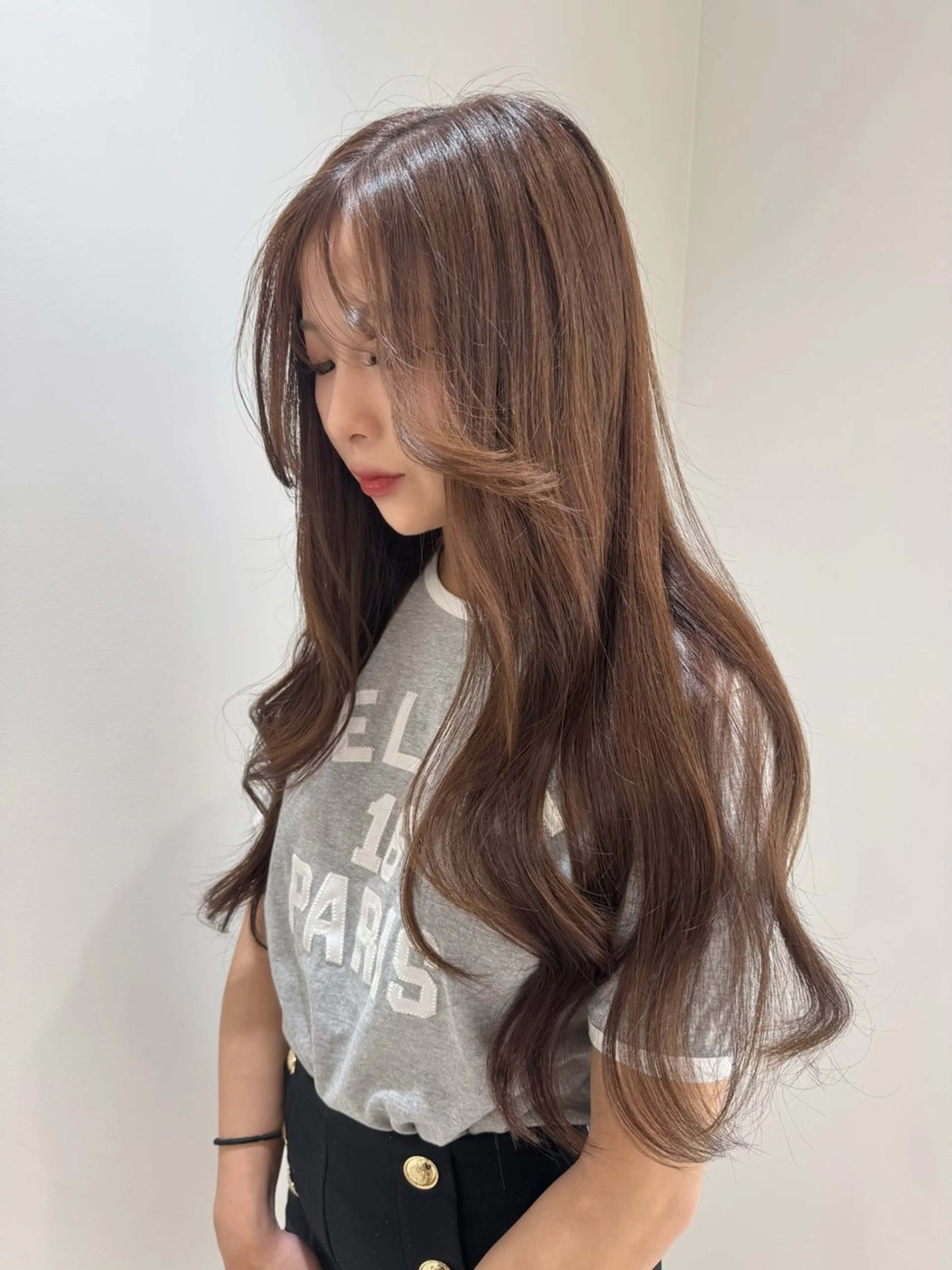 ロング カラー ブリーチ 透明感カラー 韓国風カラー ブリーチなしカラー 韓国風ヘア カット ヘアカラー トリートメント 韓国レイヤーカット/ くすみカラー/モモのヘアスタイル