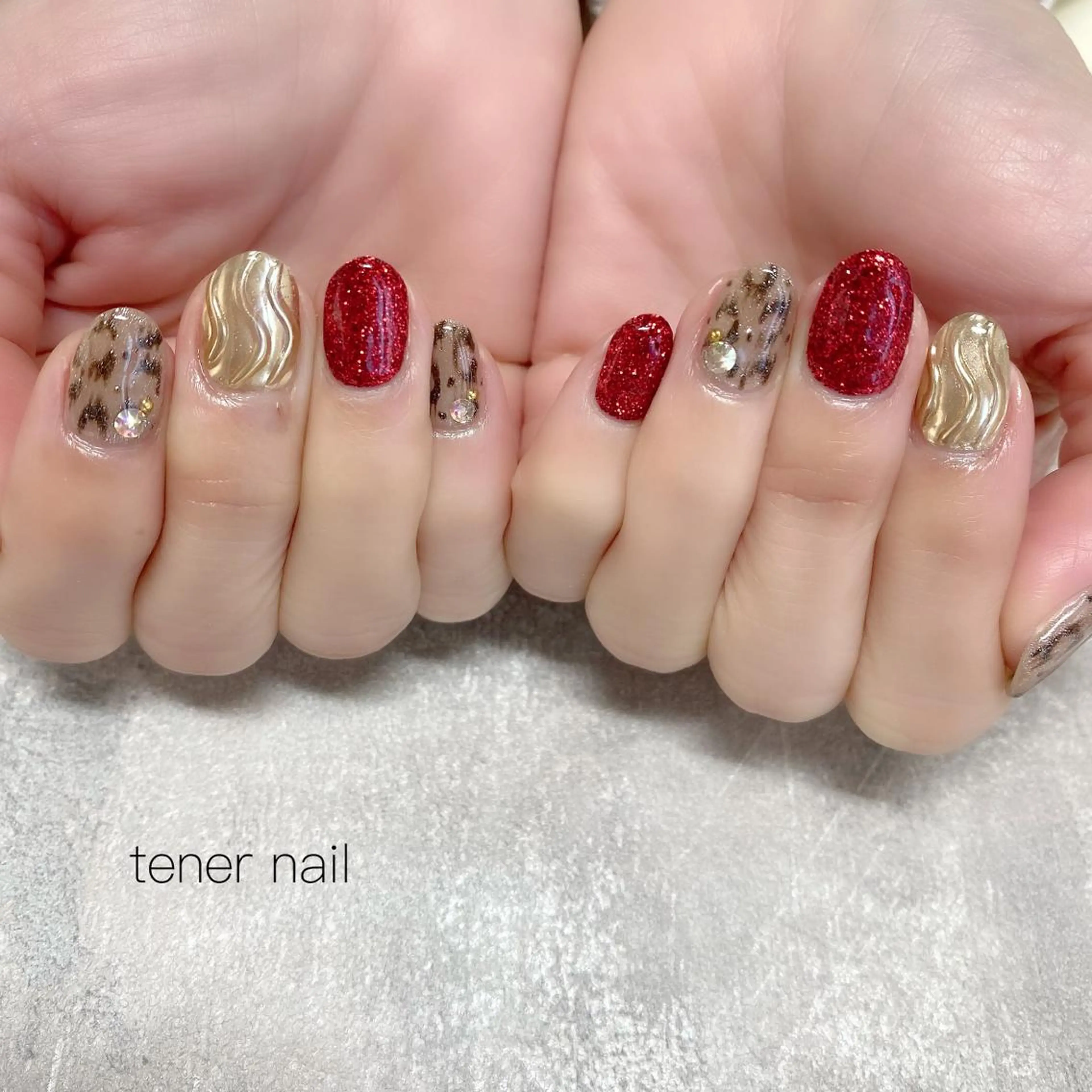 ネイル アニマル柄 キラキラネイル tener  nail  テネルネイル所属・テネルネイル tener nailのネイルデザイン