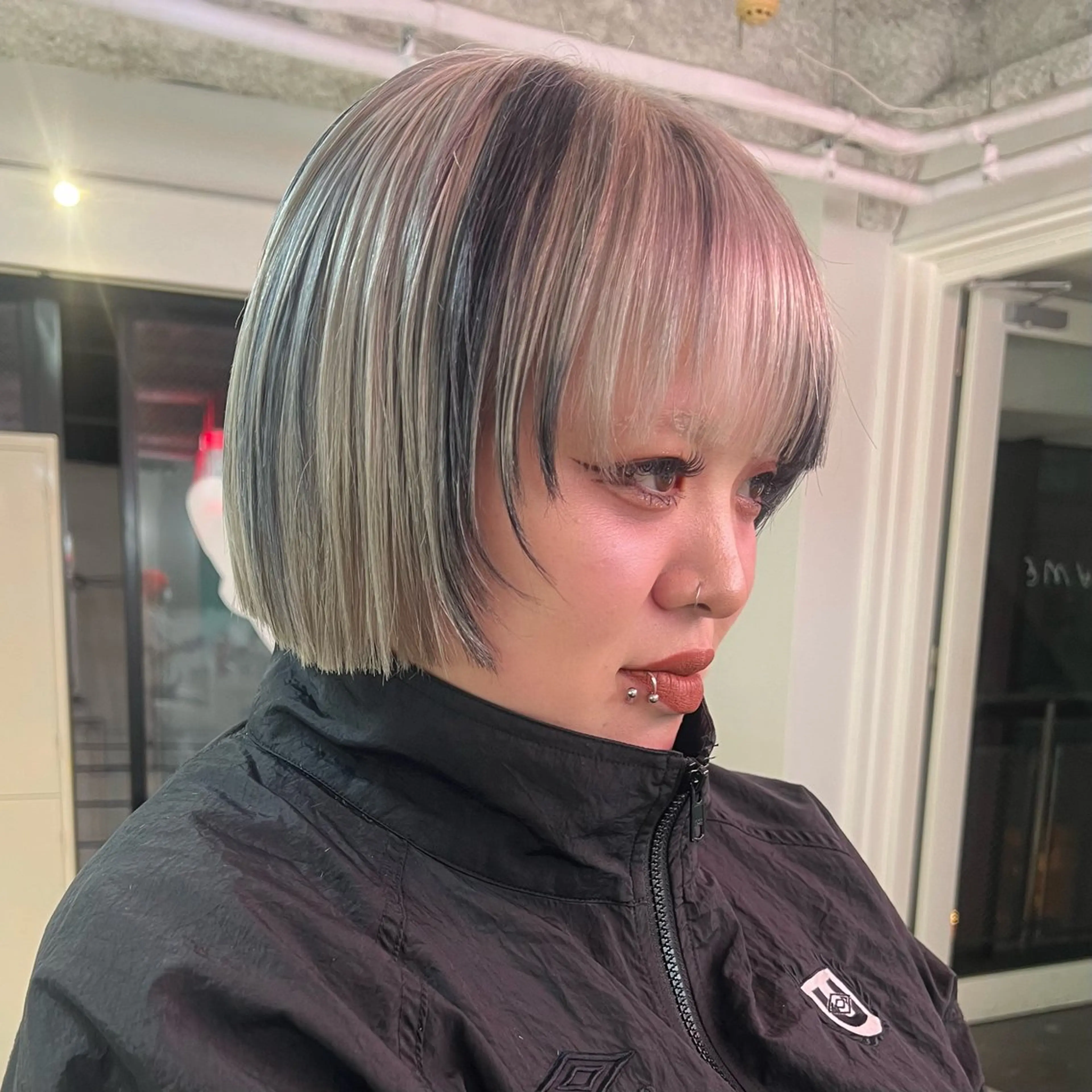 ショート カラー パーマ ヘアアレンジ メンズ 🧨ブリーチー×ボブ レイヤー💎じゅえるのヘアスタイル