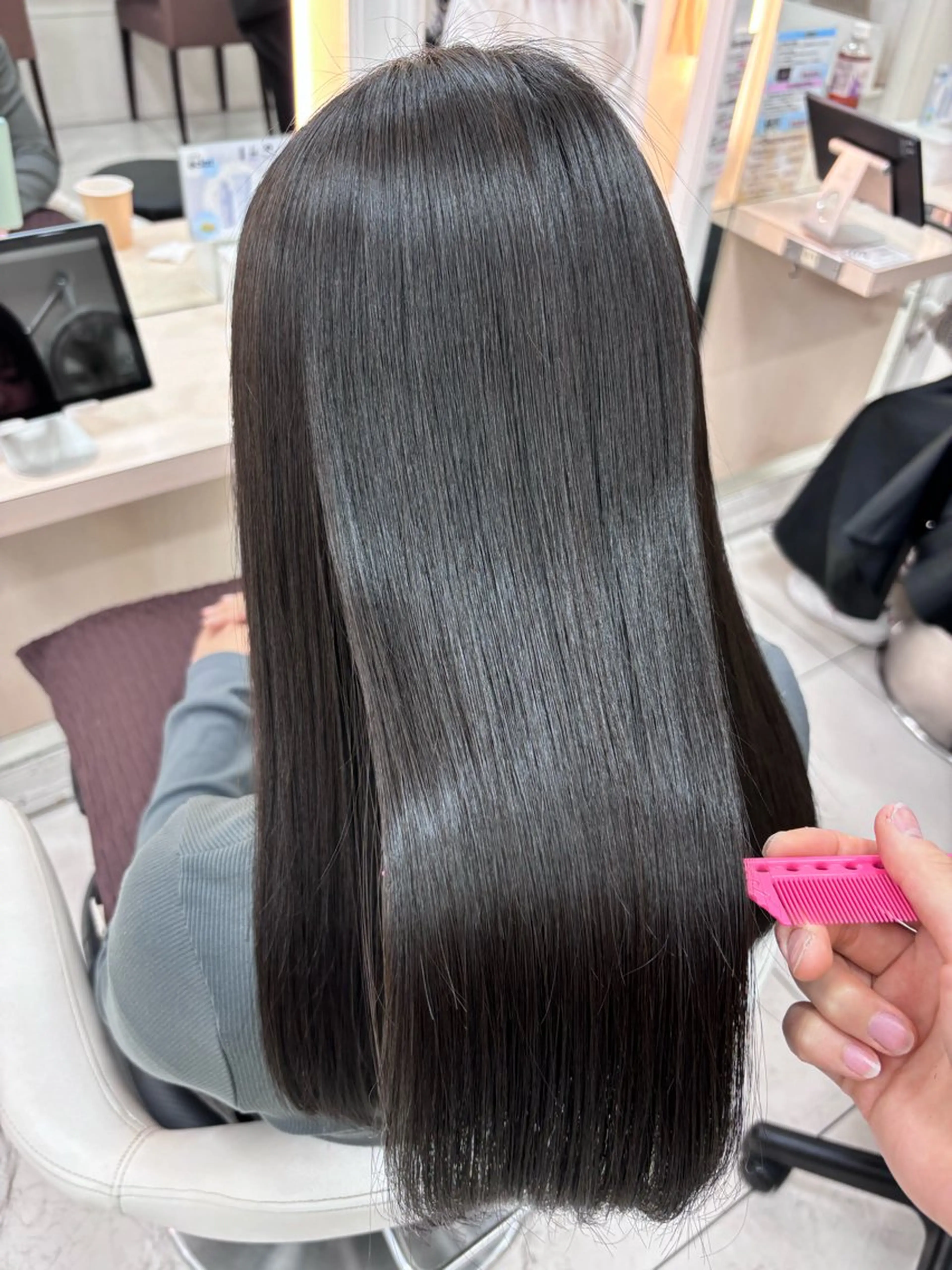 ロング 縮毛矯正 トリートメント tomona 𝜗𝜚のヘアスタイル