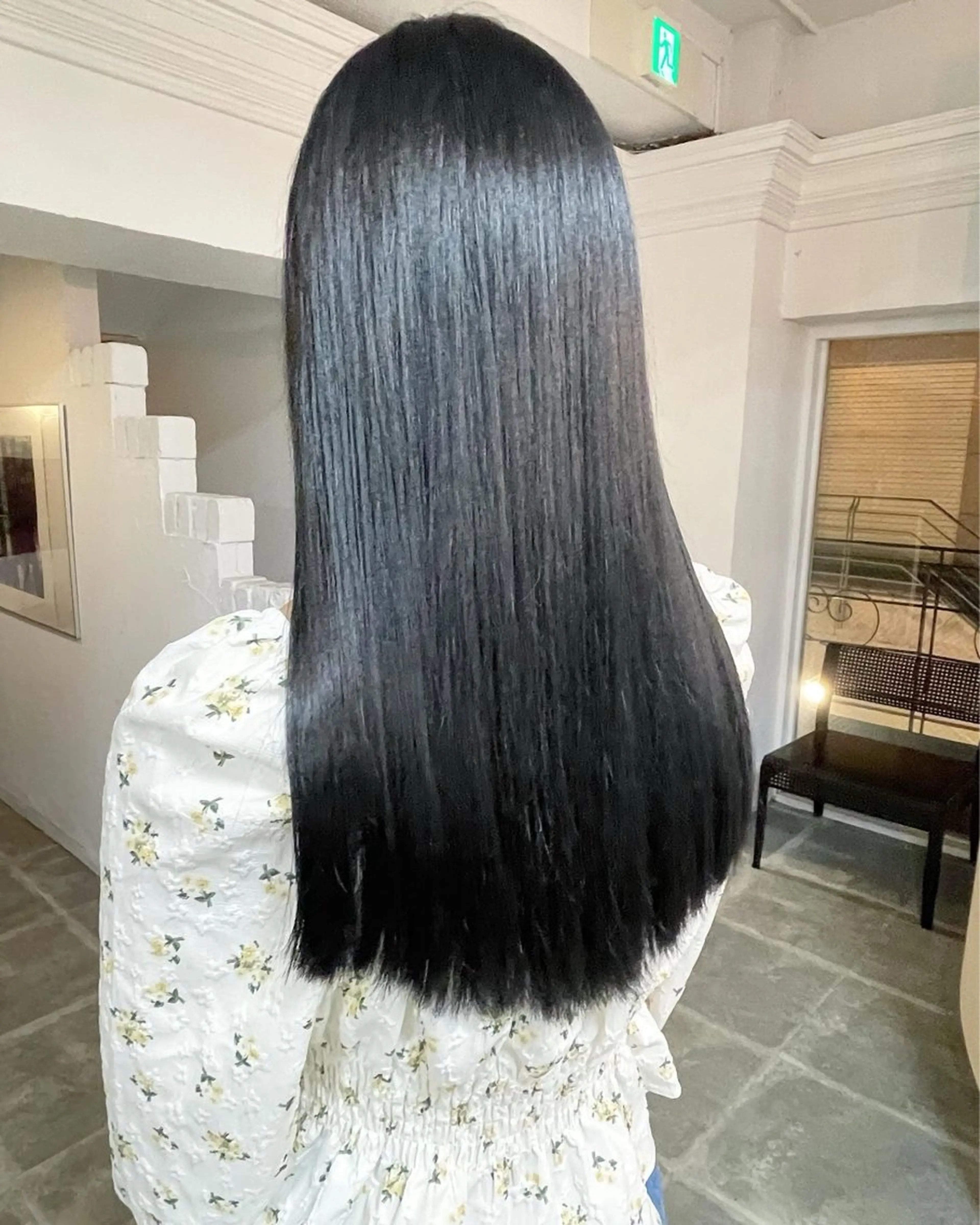 ロング カット ヘアカラー トリートメント 平 ちひろのヘアスタイル