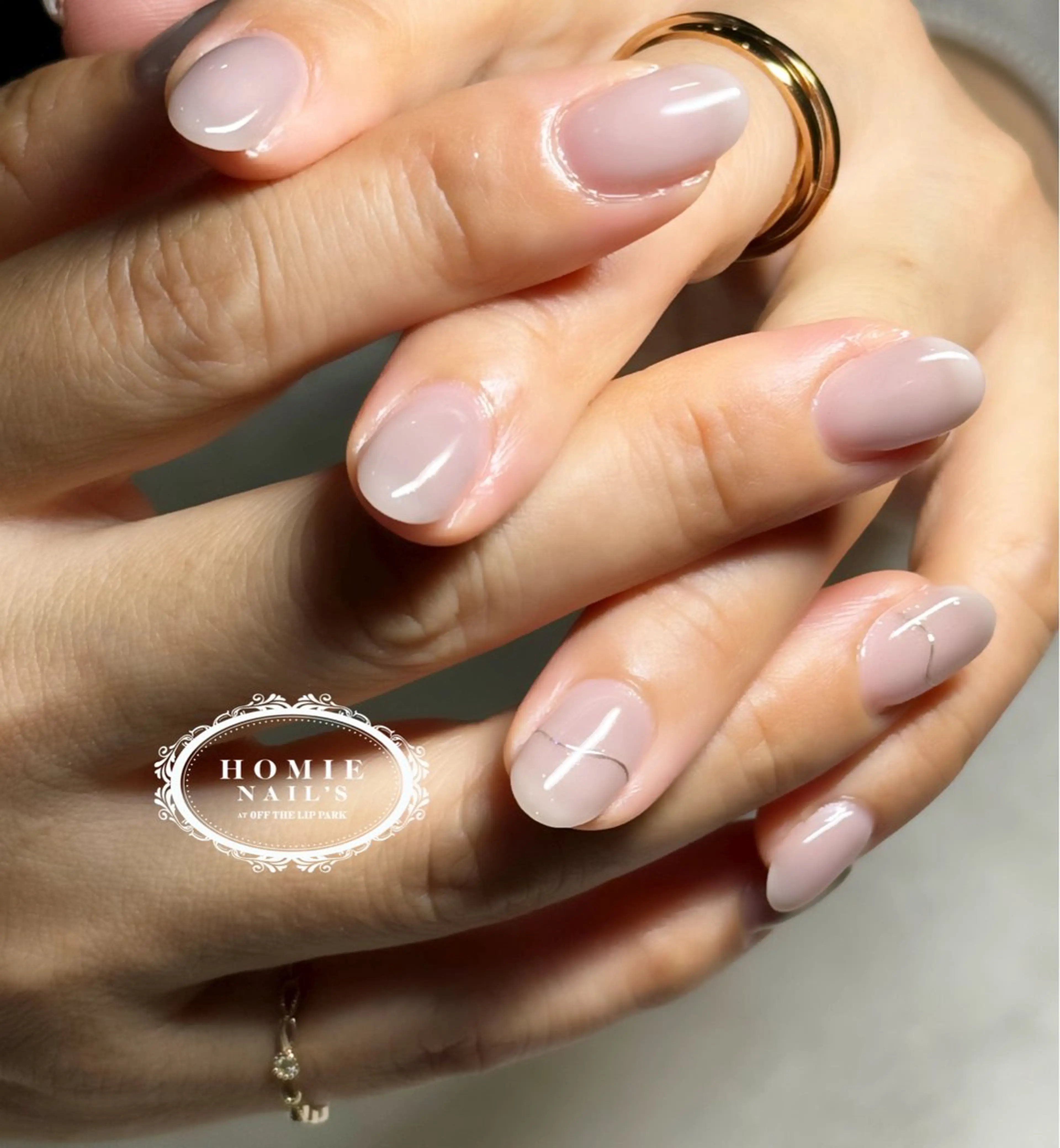 ネイル ニュアンスネイル オフザリップパーク Asamiのネイルデザイン