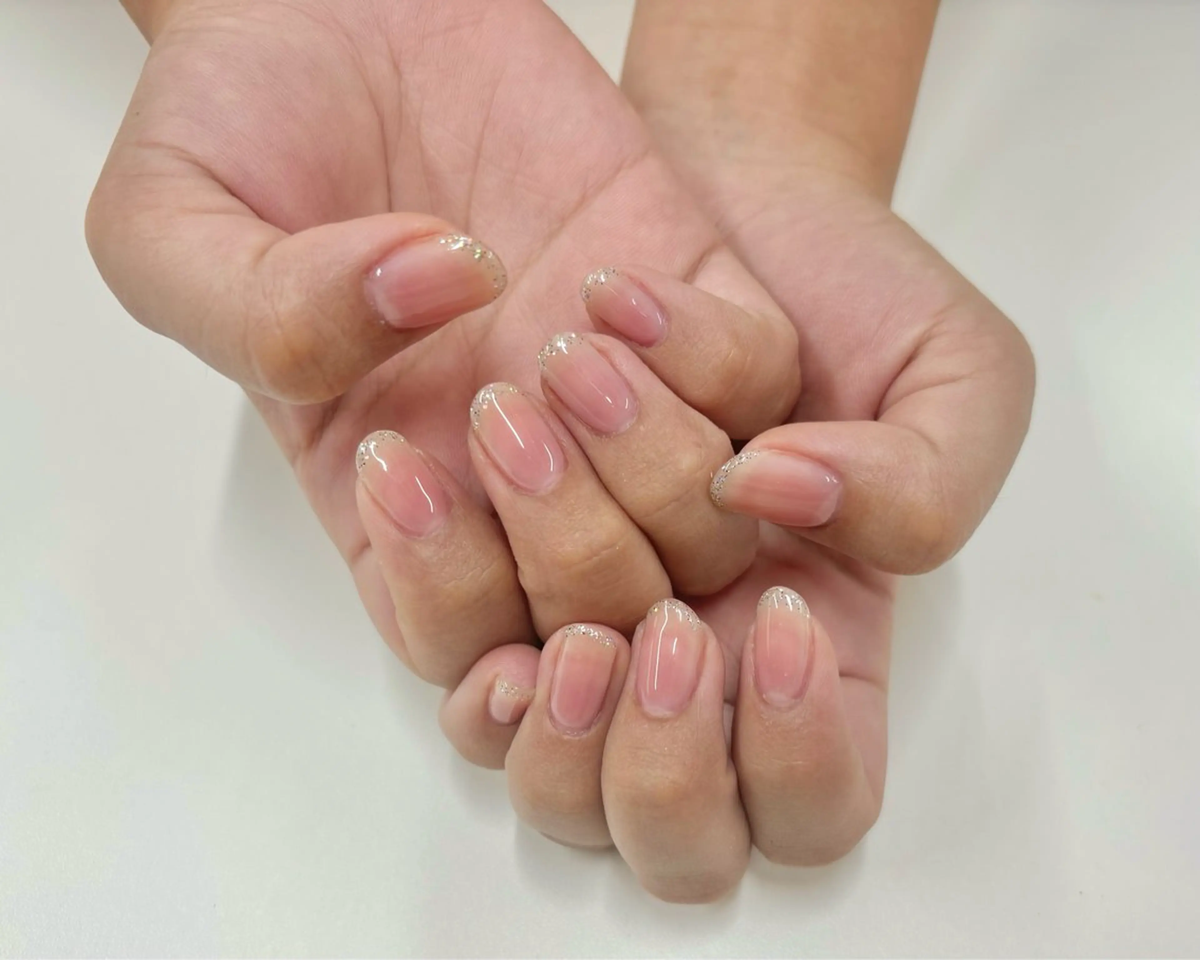 ネイル フレンチネイル キラキラネイル ハンドネイル Hübsch所属・Sakura Hのネイルデザイン