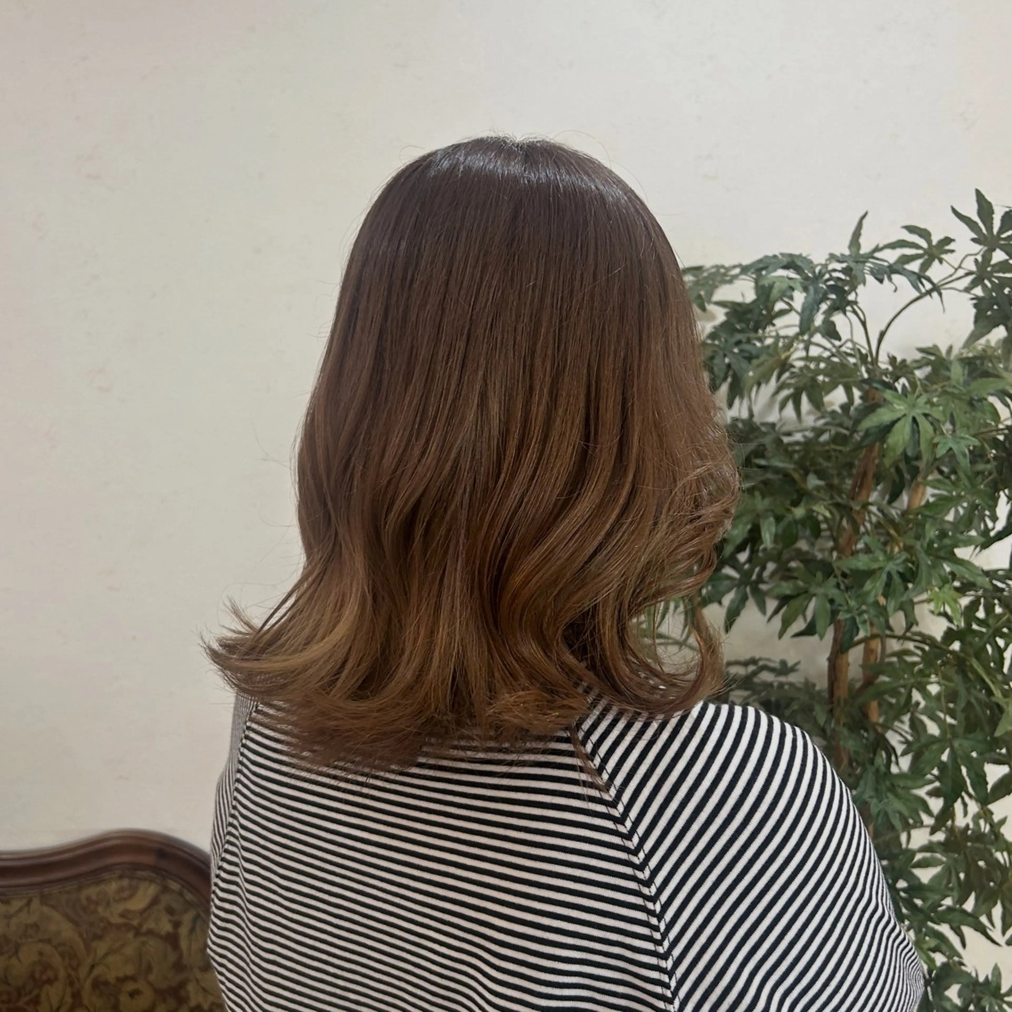 ミディアム カラー 赤星 さえのヘアスタイル