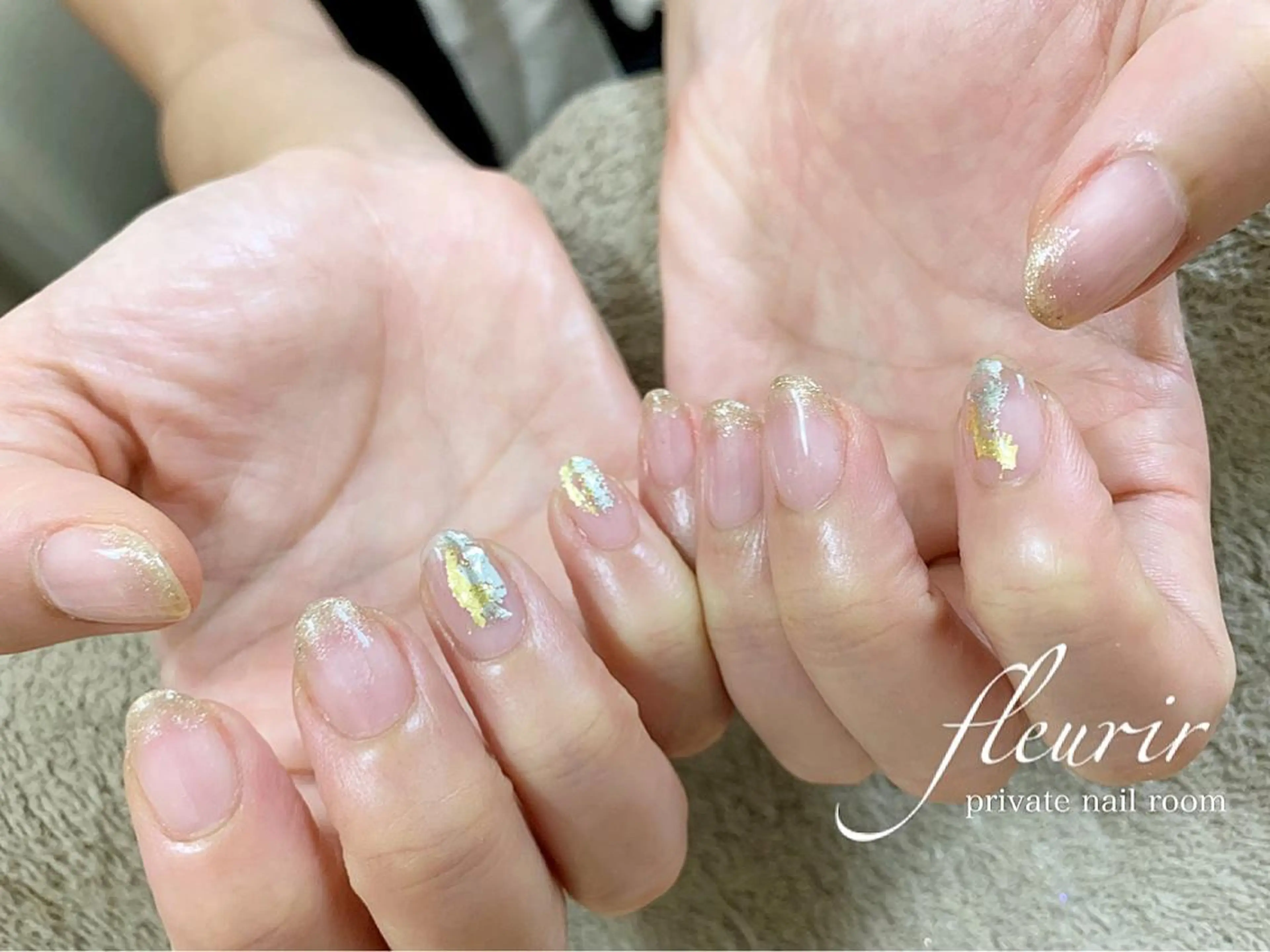 ネイル クリアネイル グラデーション フルリール 【プライベートサロンのネイルデザイン