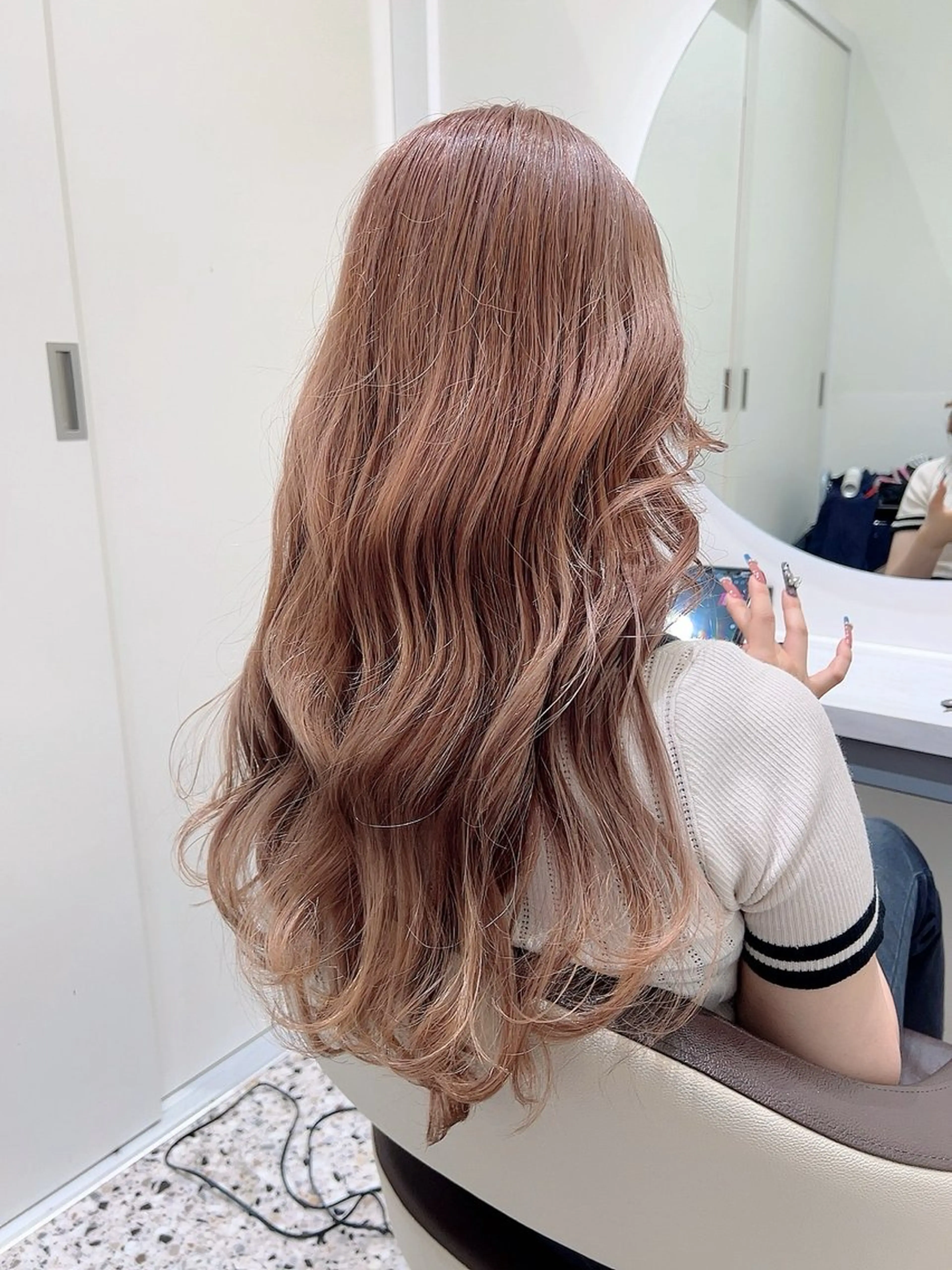 カラー カラースペシャリスト ・齊藤 羽瑠輝のヘアスタイル