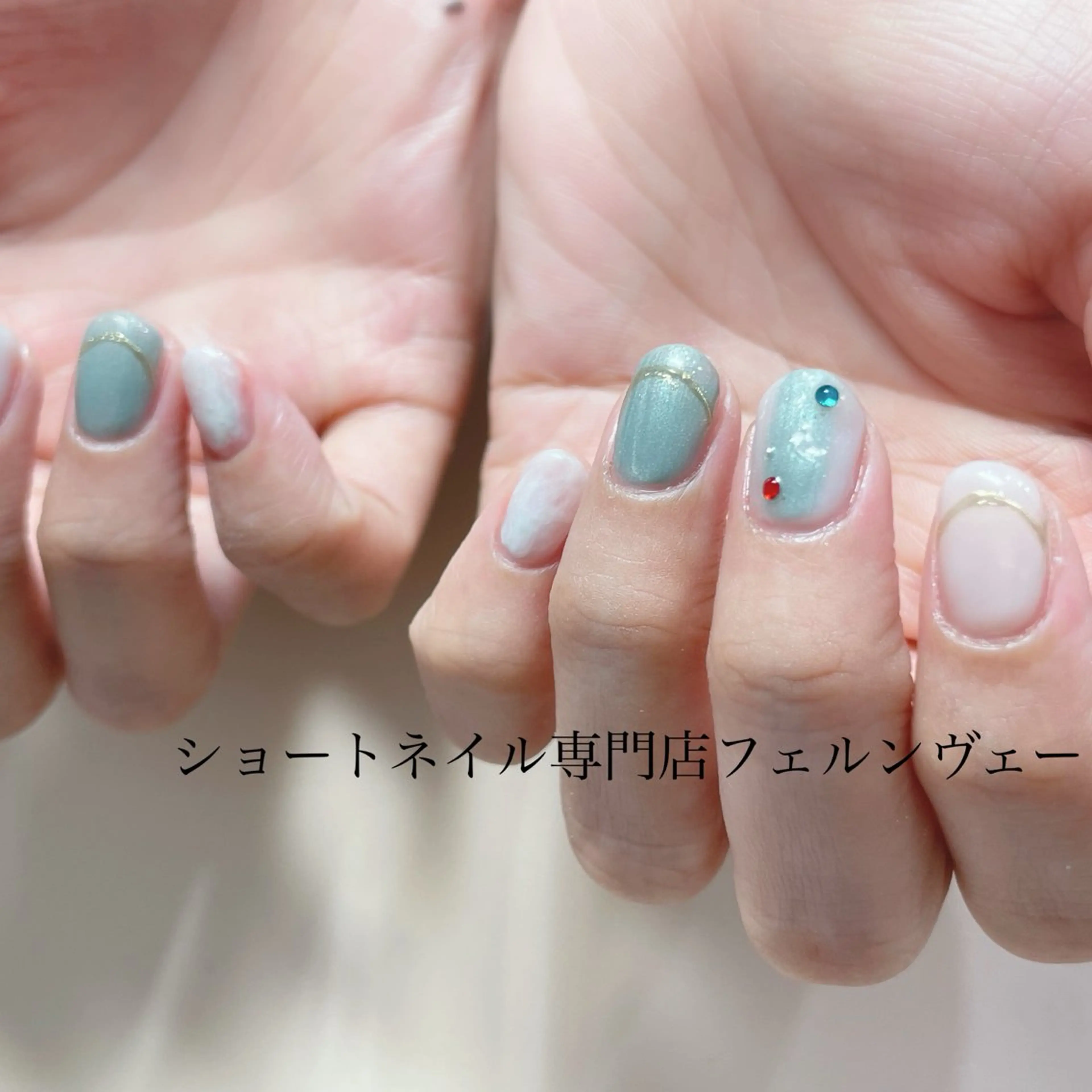 ネイル 水色 ショートネイル専門店フェルンヴェー所属・ショートネイル専門店 フェルンヴェー代々木のネイルデザイン