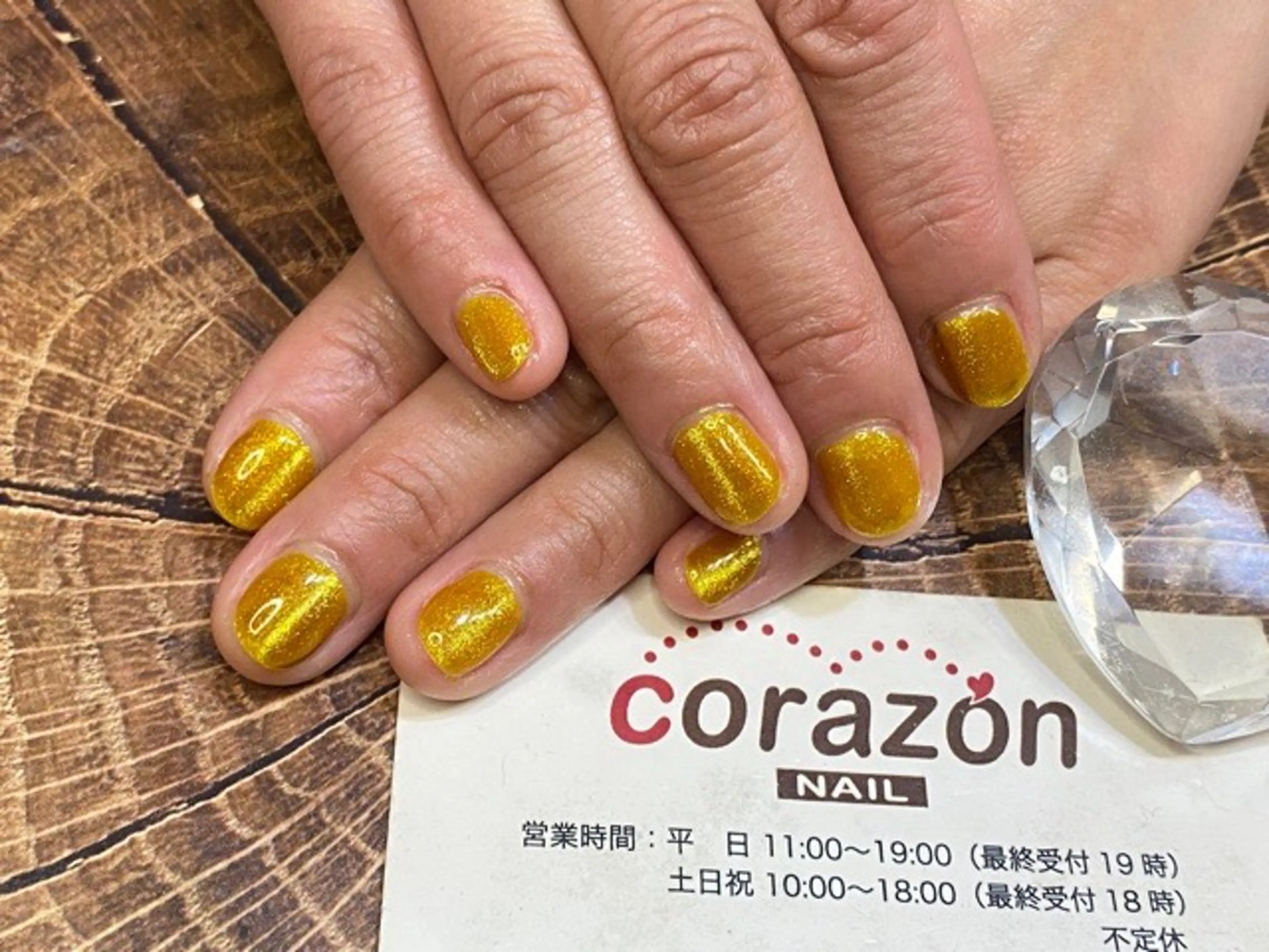 ネイル ジェルネイル ゴールド マグネットネイル ワンカラーネイル ハンドネイル corazon所属・ネイリスト aicoのネイルデザイン