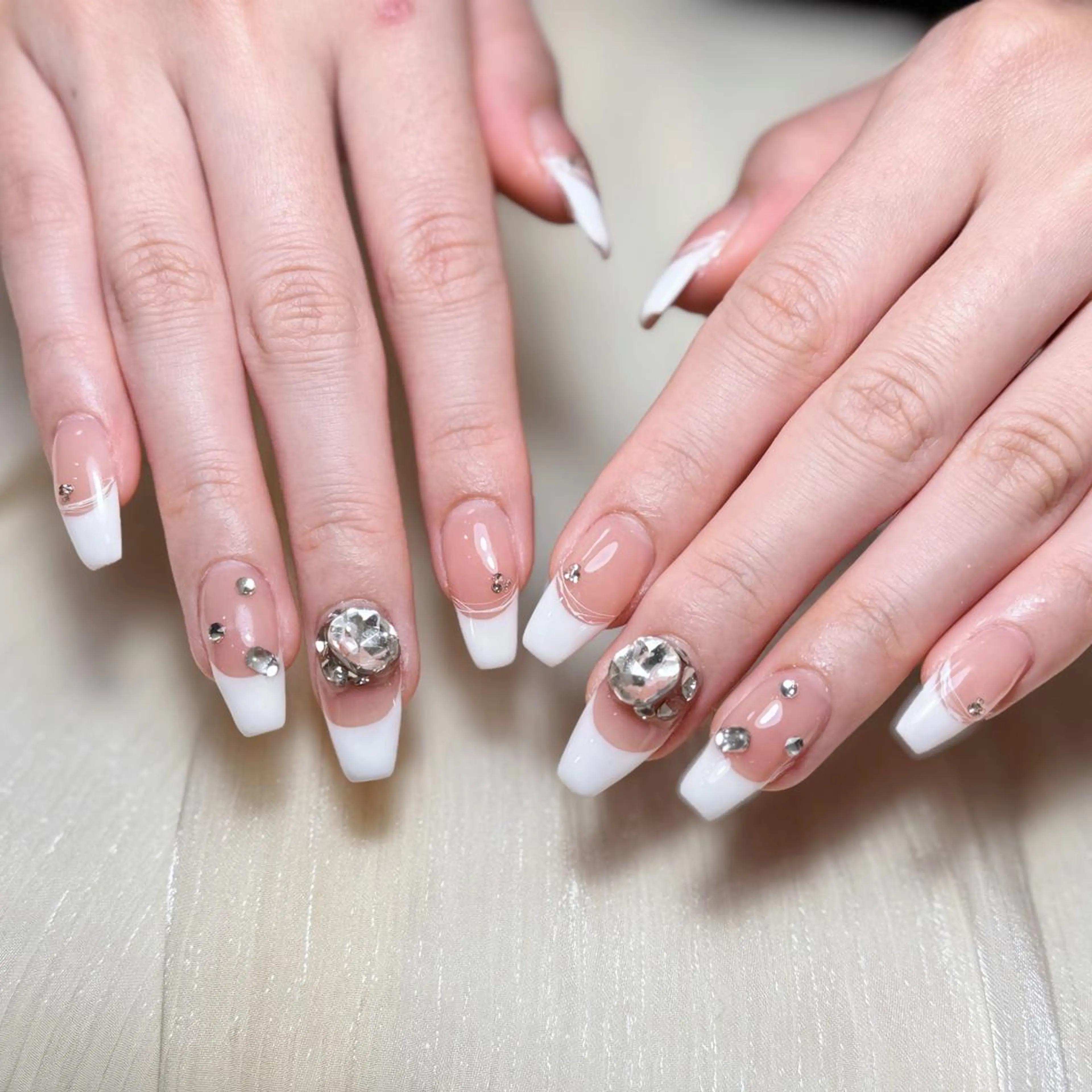 ネイル アートネイル オーロラネイル ガーリー キラキラネイル 韓国ネイル ハンドネイル Diamond NAIL💝のネイルデザイン