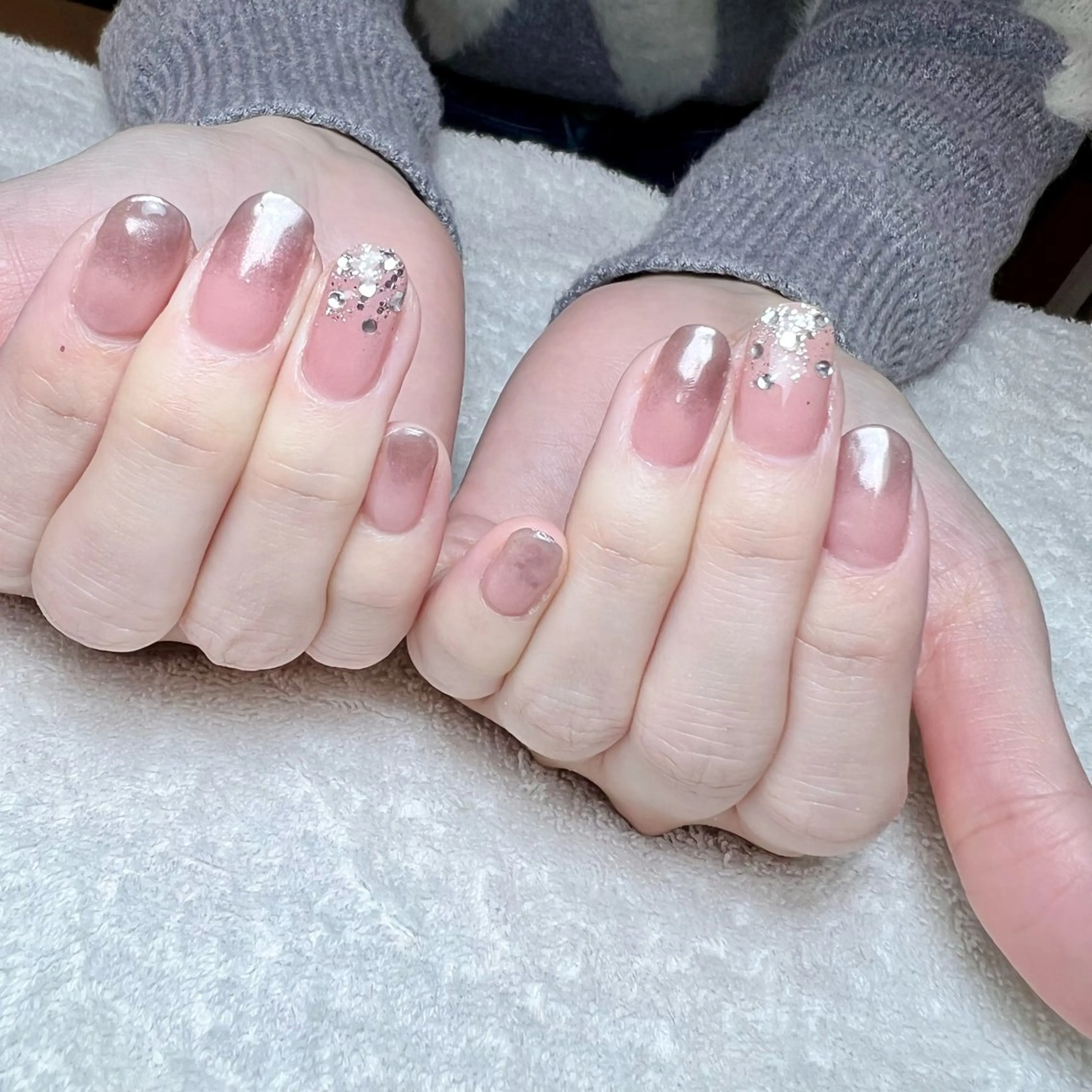 ネイル グラデーション ミラーネイル シンプルネイル ハンドネイル COCO+所属・COCO +のエステ・リラクイメージ