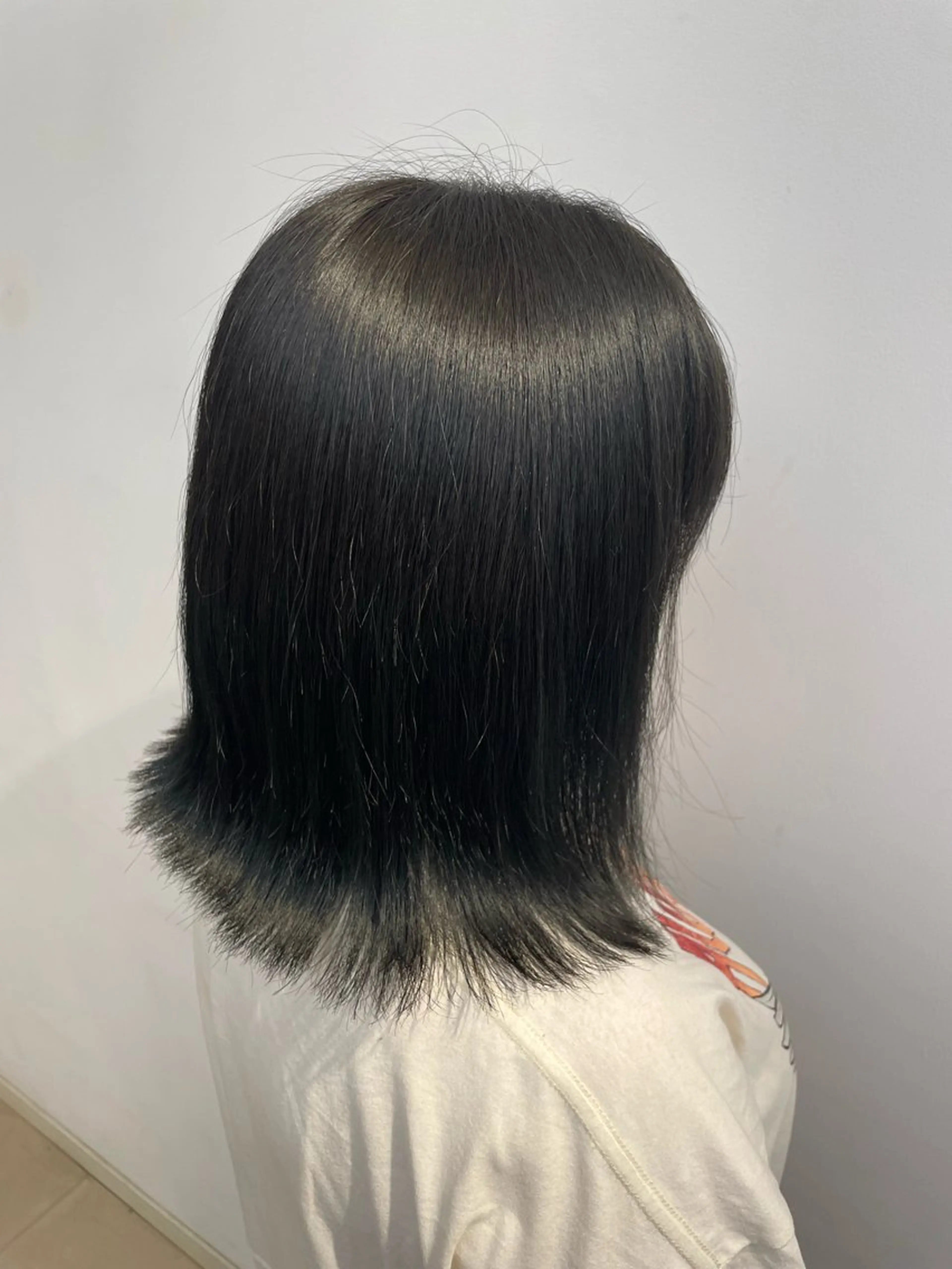 ミディアム カラー ブラウンカラー オリーブブラウン MINDS LINO Reinaのヘアスタイル