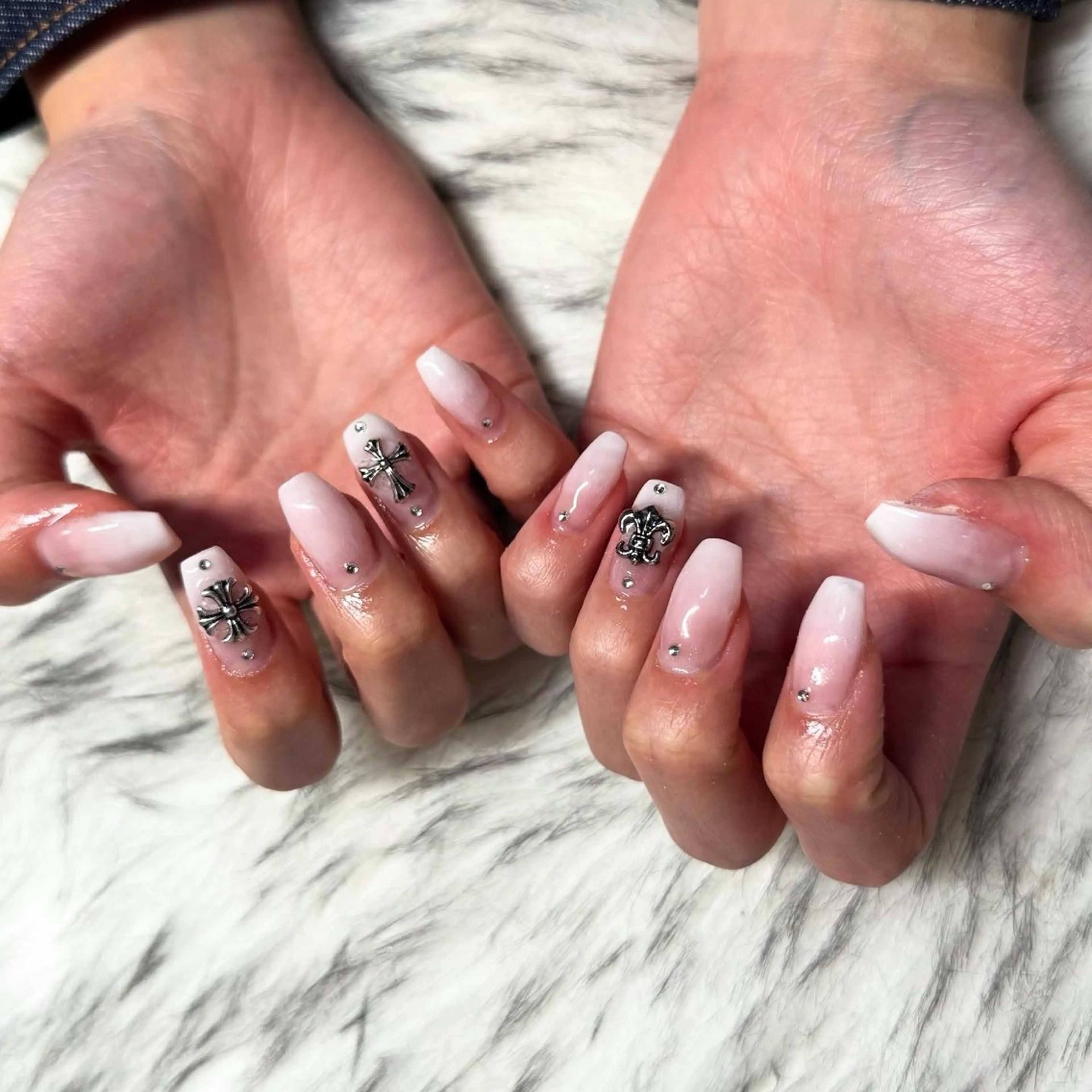 ミディアム ハンドネイル mao .のネイルデザイン