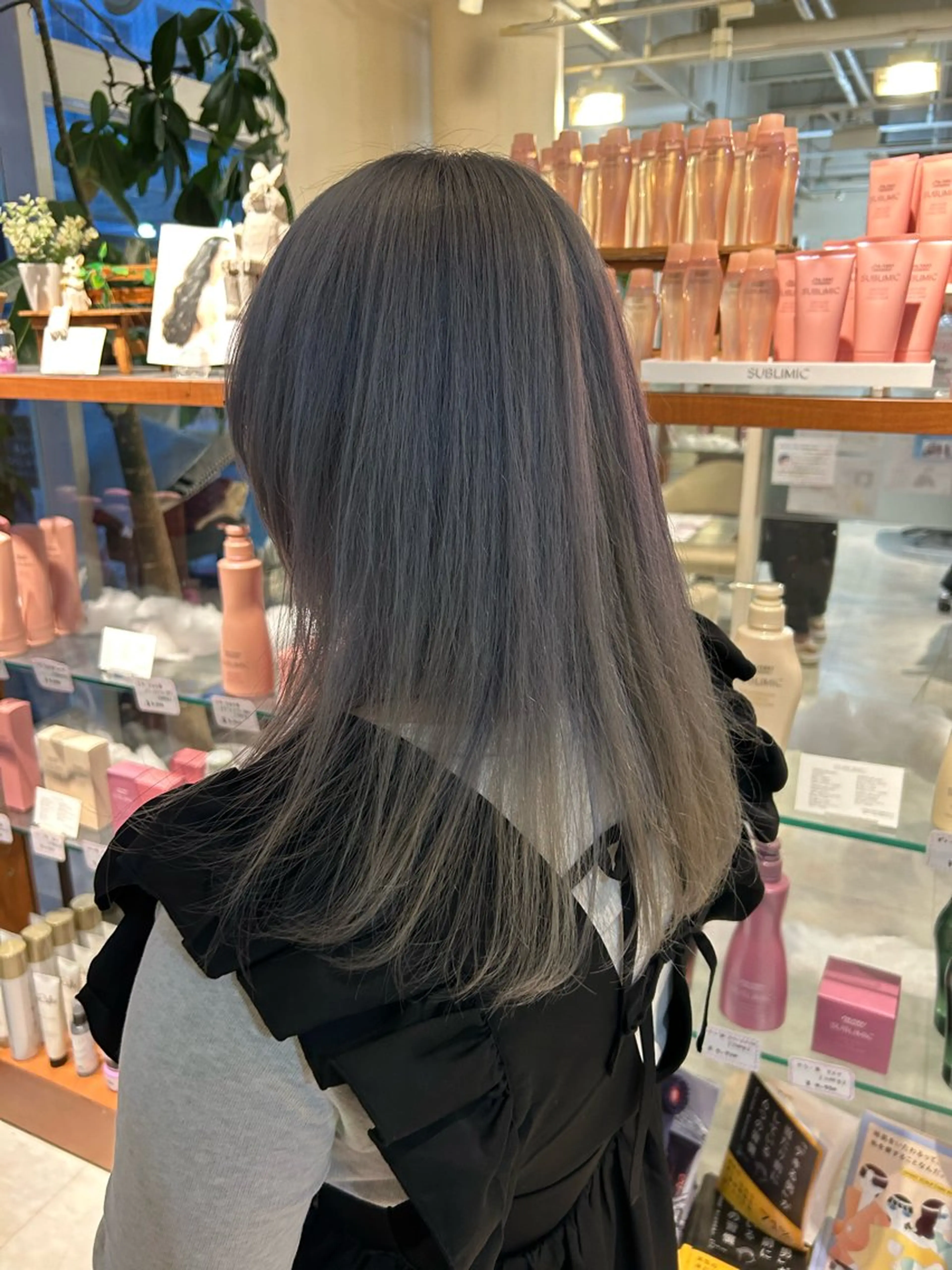 ロング カラー ブリーチ 顔周りカット レイヤーカット ヘアカラー 小森 永のヘアスタイル