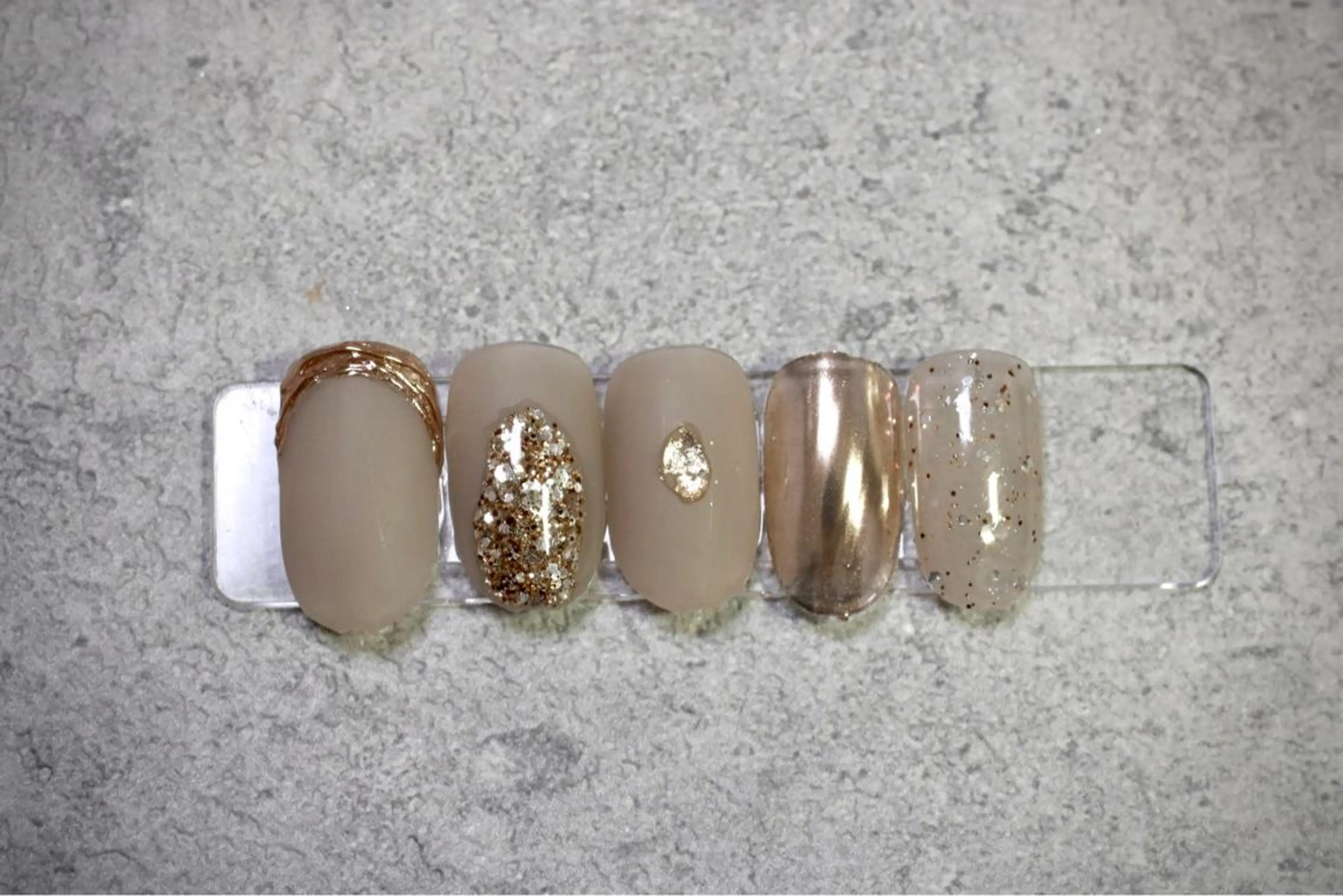 ネイル オーロラネイル カジュアル ジェルネイル ラメ(グリッター) マグネットネイル MH Nailのネイルデザイン