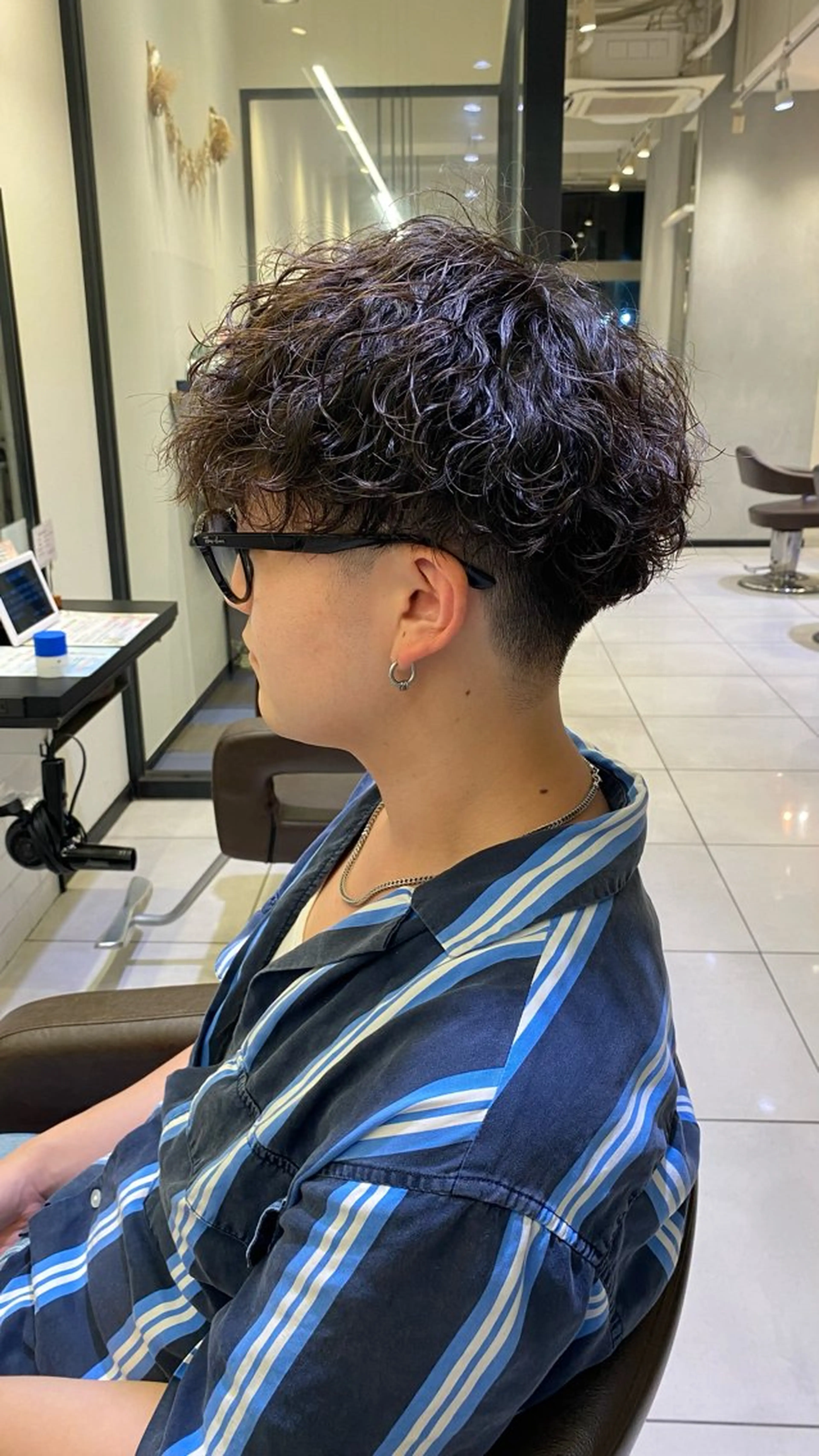 ショート パーマ メンズ メンズパーマ 波巻きパーマ earth南柏所属・野老 海音のヘアスタイル