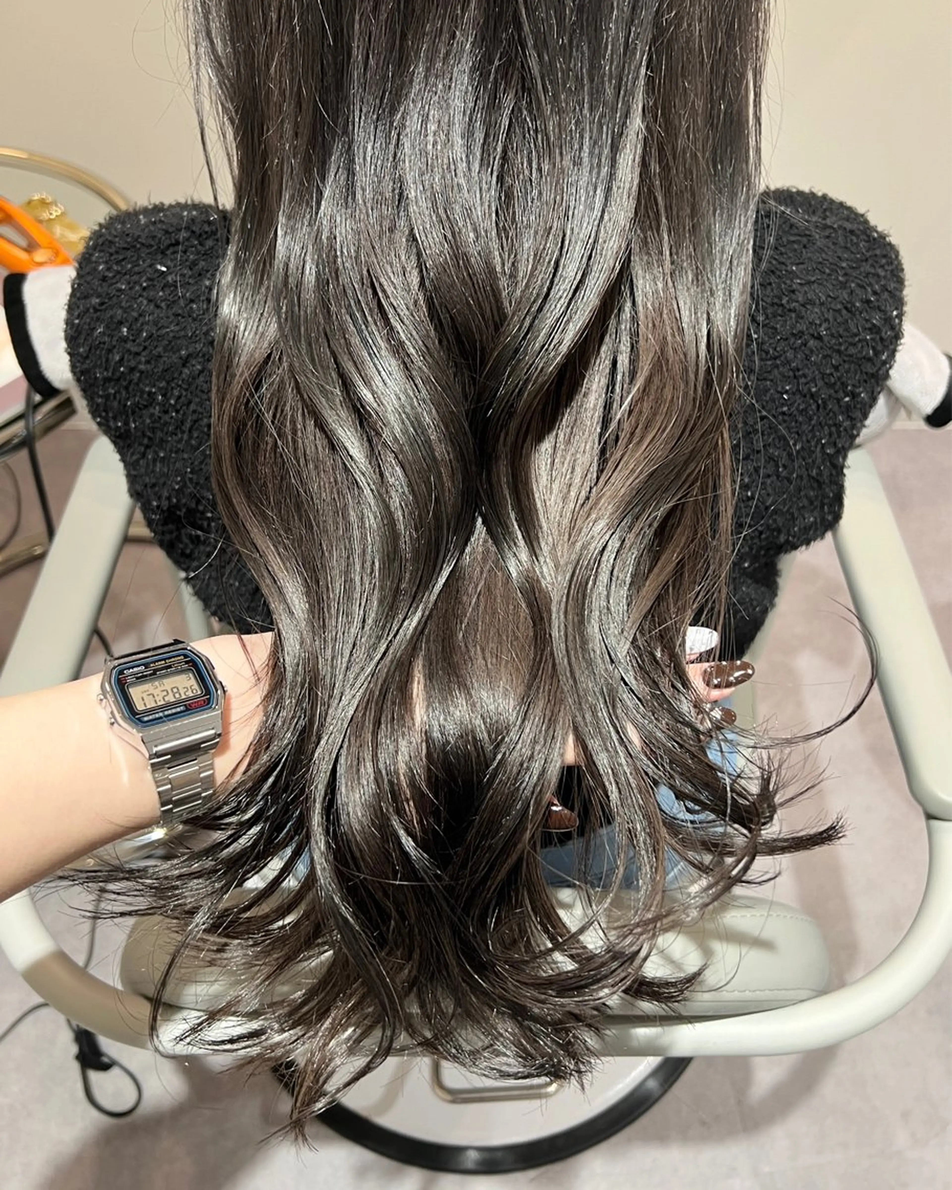 ロング アイスグレージュ 美髪✨艶髪✨髪質改善 カラー特化🌙鈴屋和のヘアスタイル