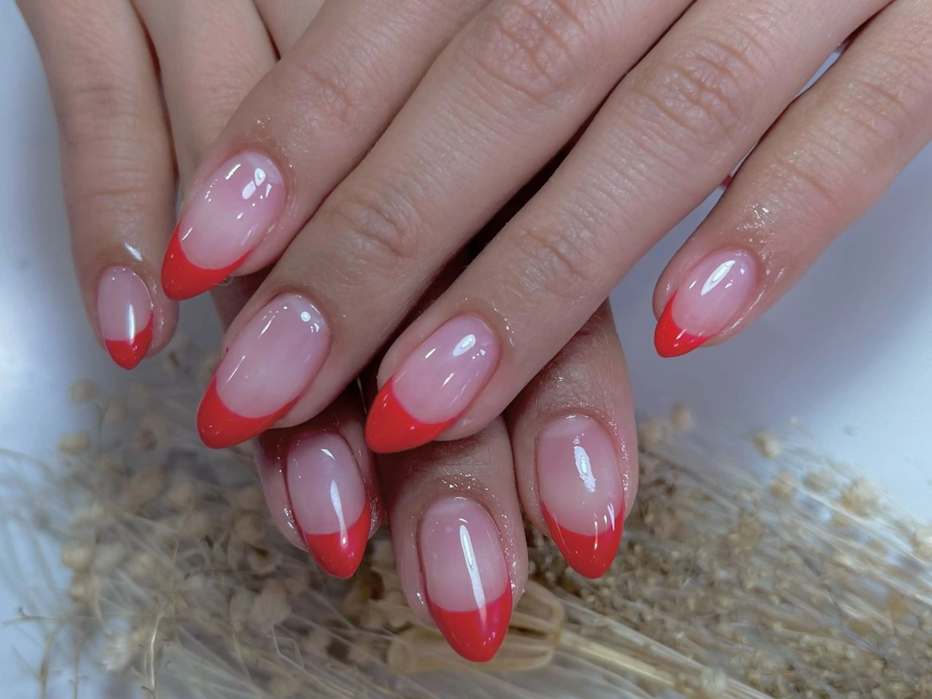 ネイル フレンチネイル ハンドネイル ハンドケア Queen nail所属・QUEENNA IL JR寺田町1分のネイルデザイン