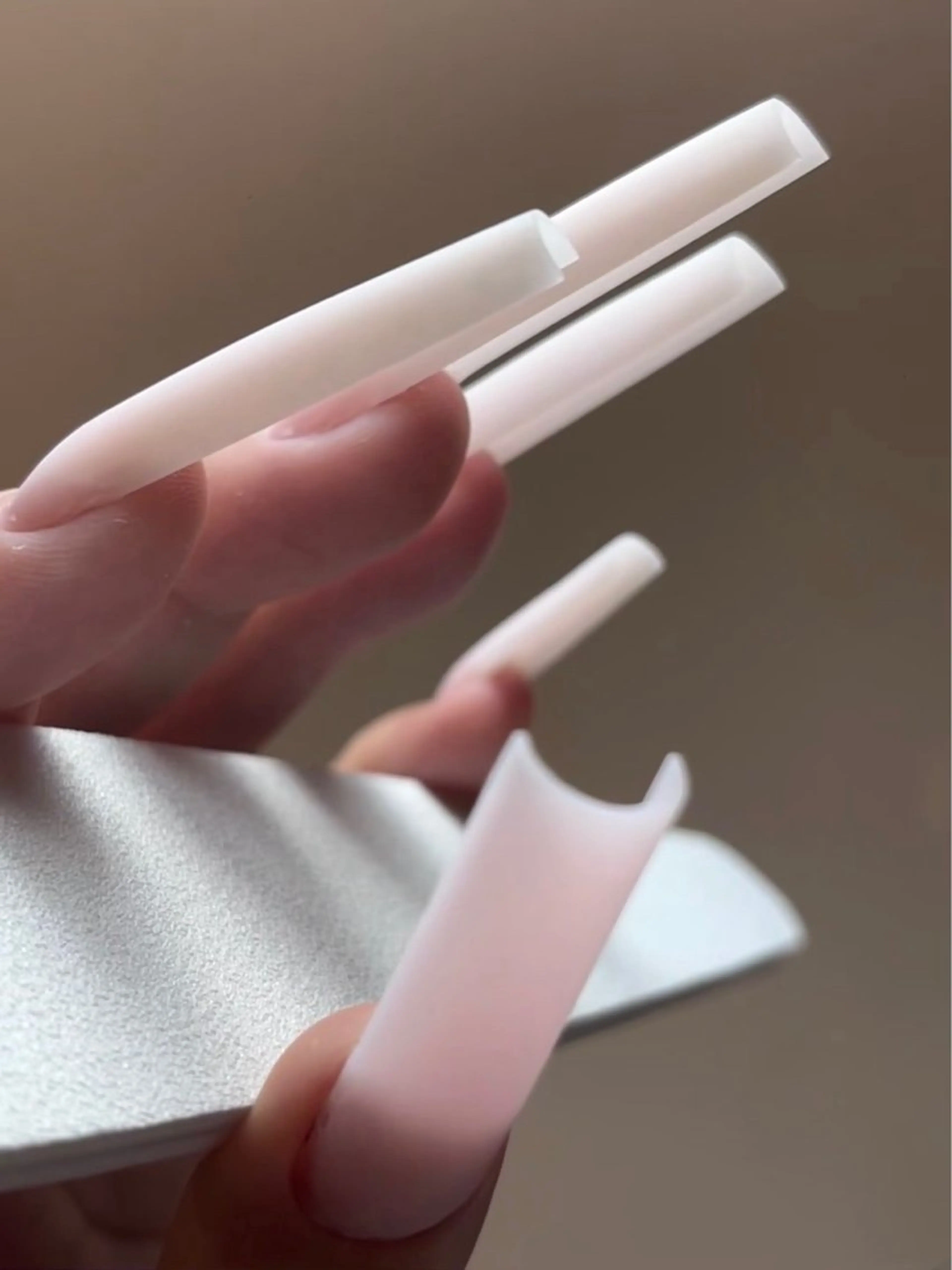 ★【初回ソフトジェルオフ無料 】スカルプ長さ出しワンカラー/ラメぐラ 【2色無料】800円パーツ2️⃣個無料の写真