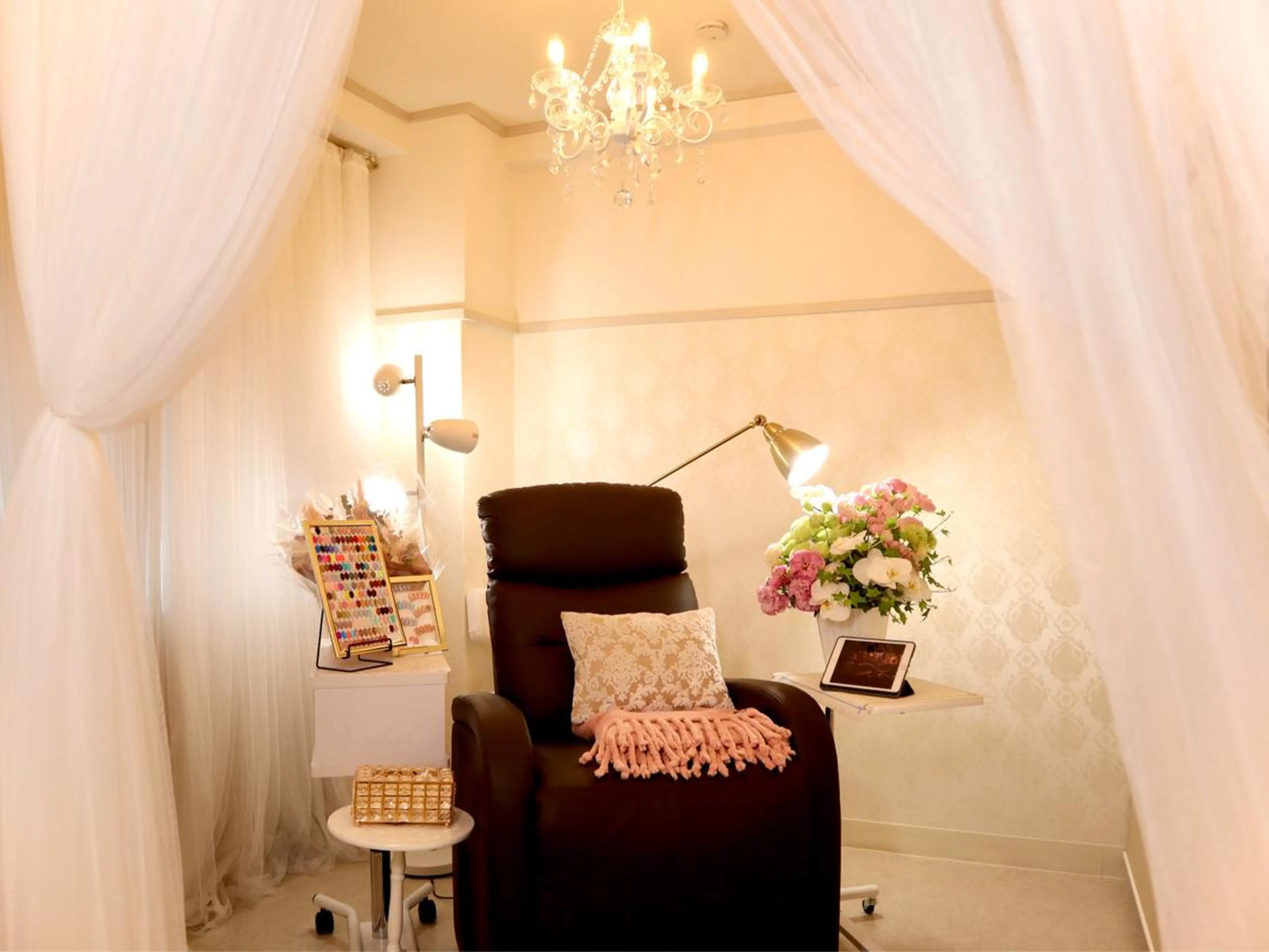 ネイル マツエク・マツパ アイブロウ フットネイル フットネイル Vogusty's Nail 鶴見店のネイルデザイン