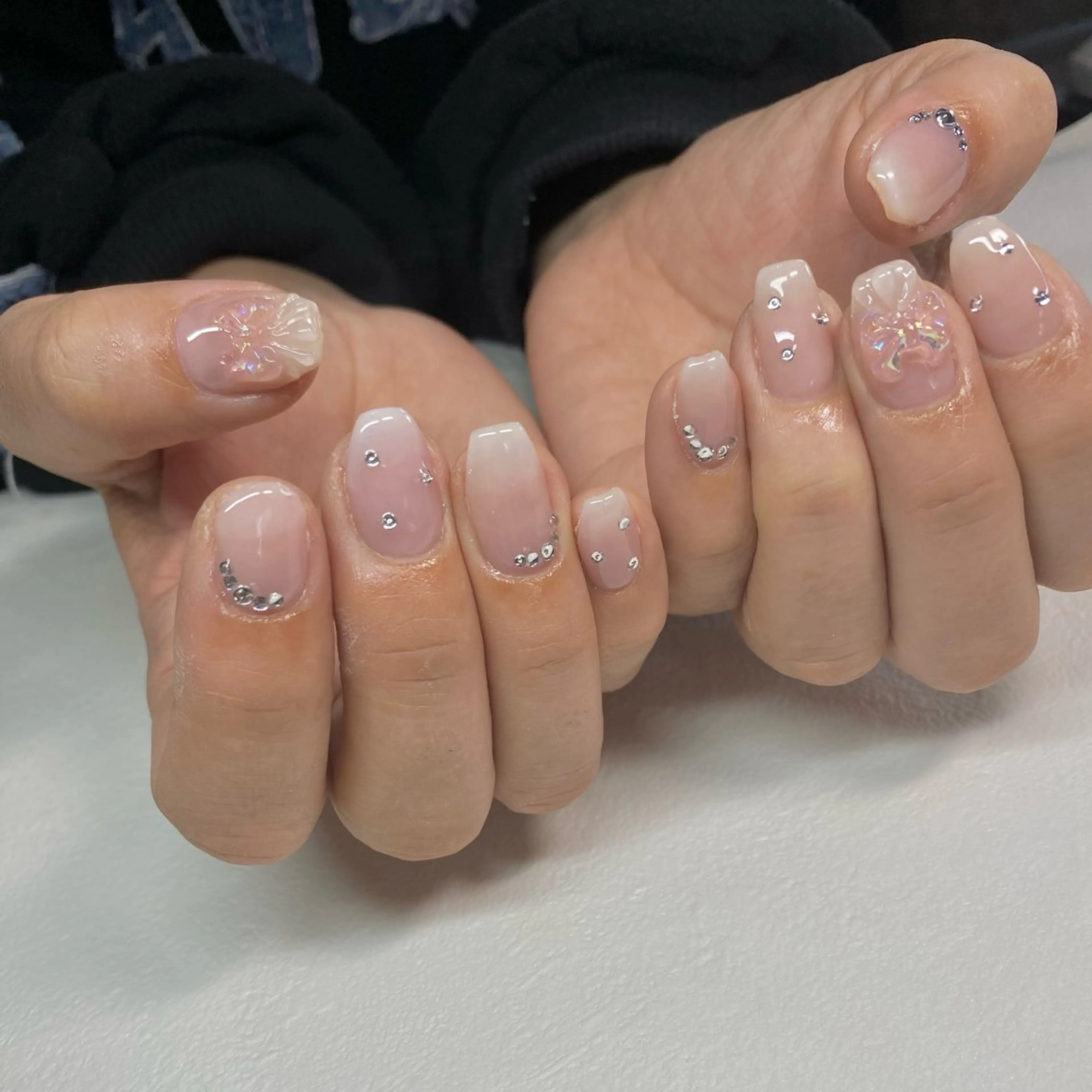 ネイル ハンドネイル デコパーツが得意♪ ネイル/眉毛/エステの眉毛・アイブロウイメージ