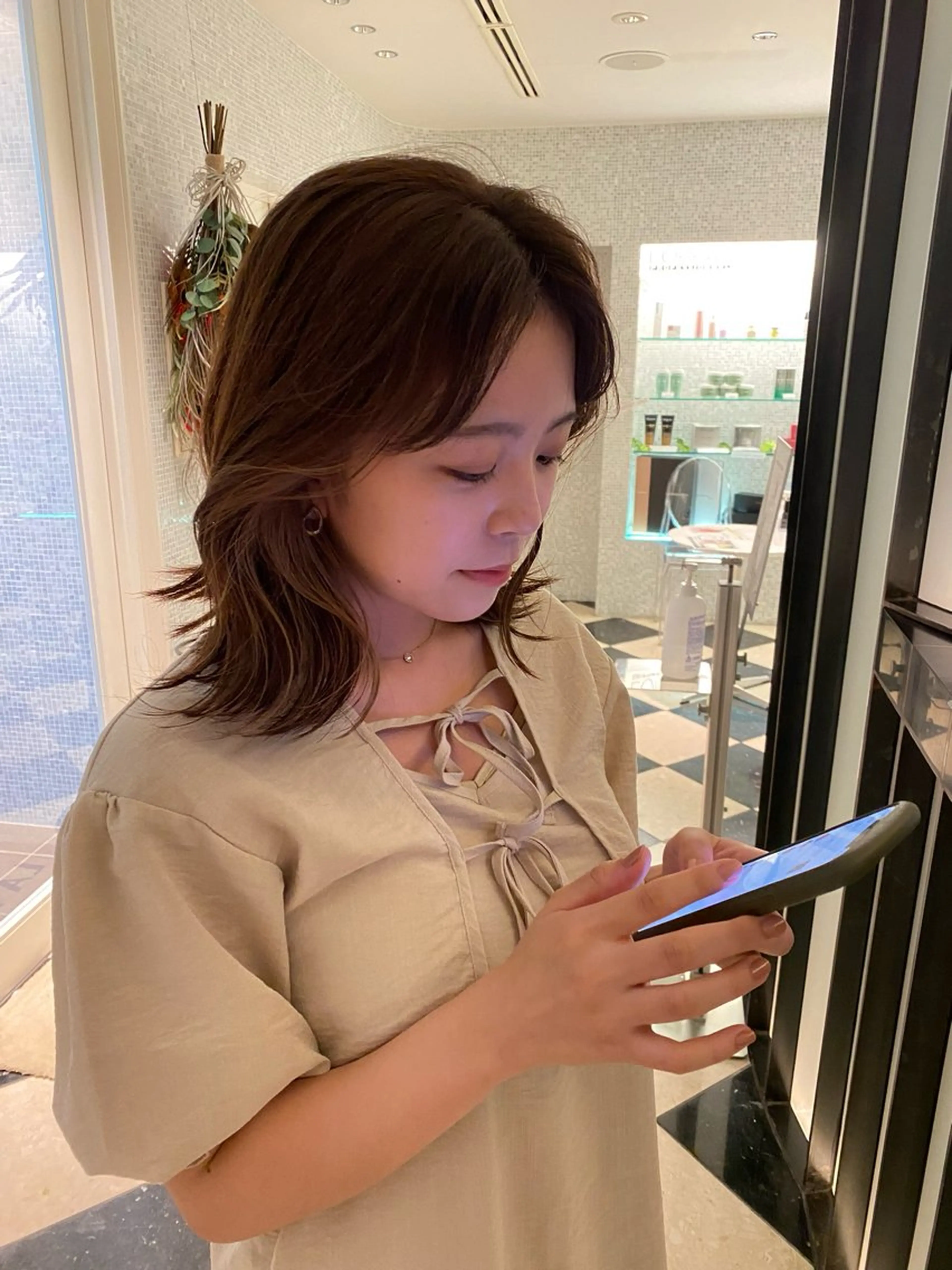 ミディアム 高山 沙来/レイヤー カット/髪質改善艶髪のヘアスタイル