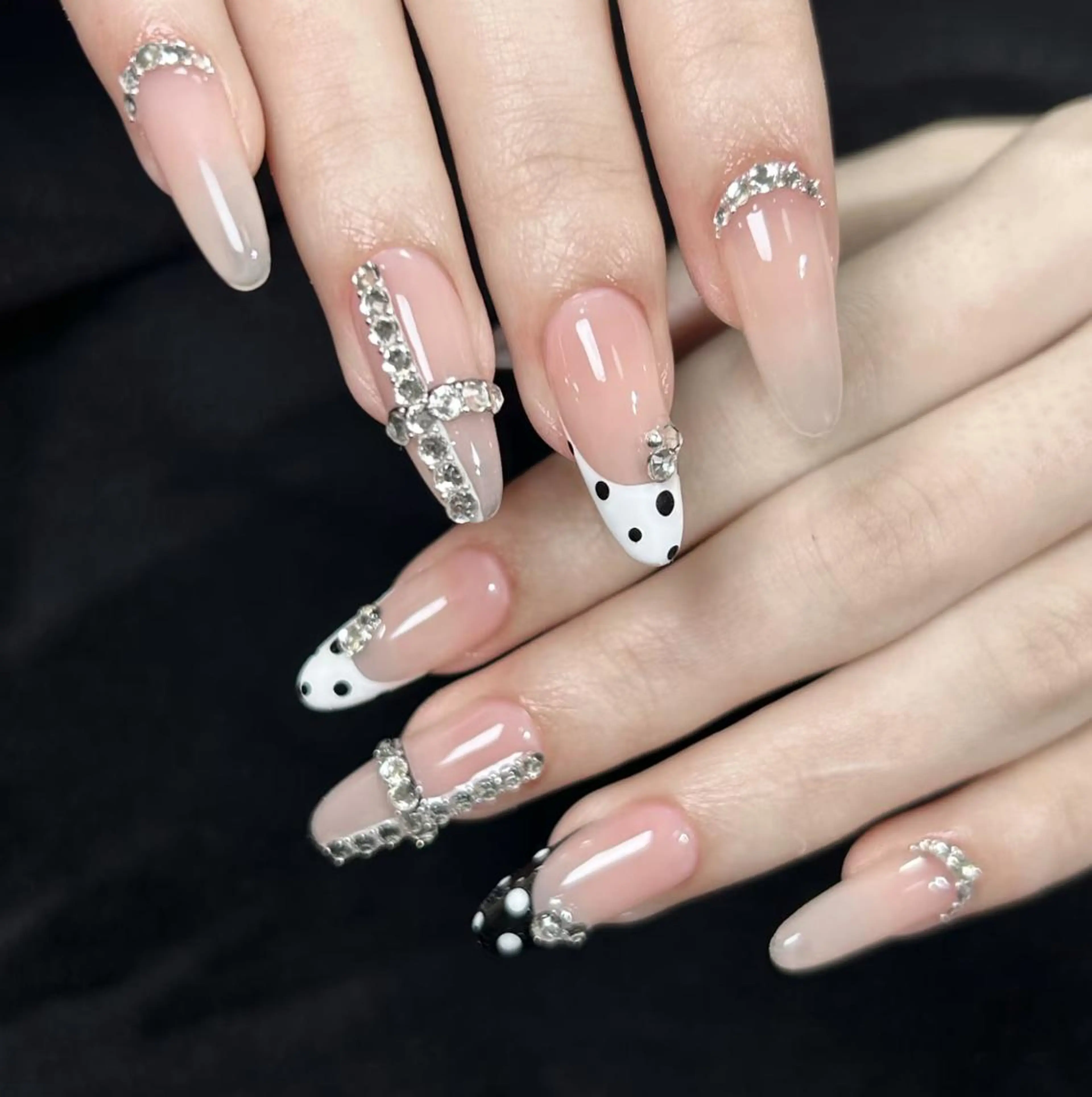 ネイル ハンドネイル ハンドケア 🍑 momo_nailのネイルデザイン