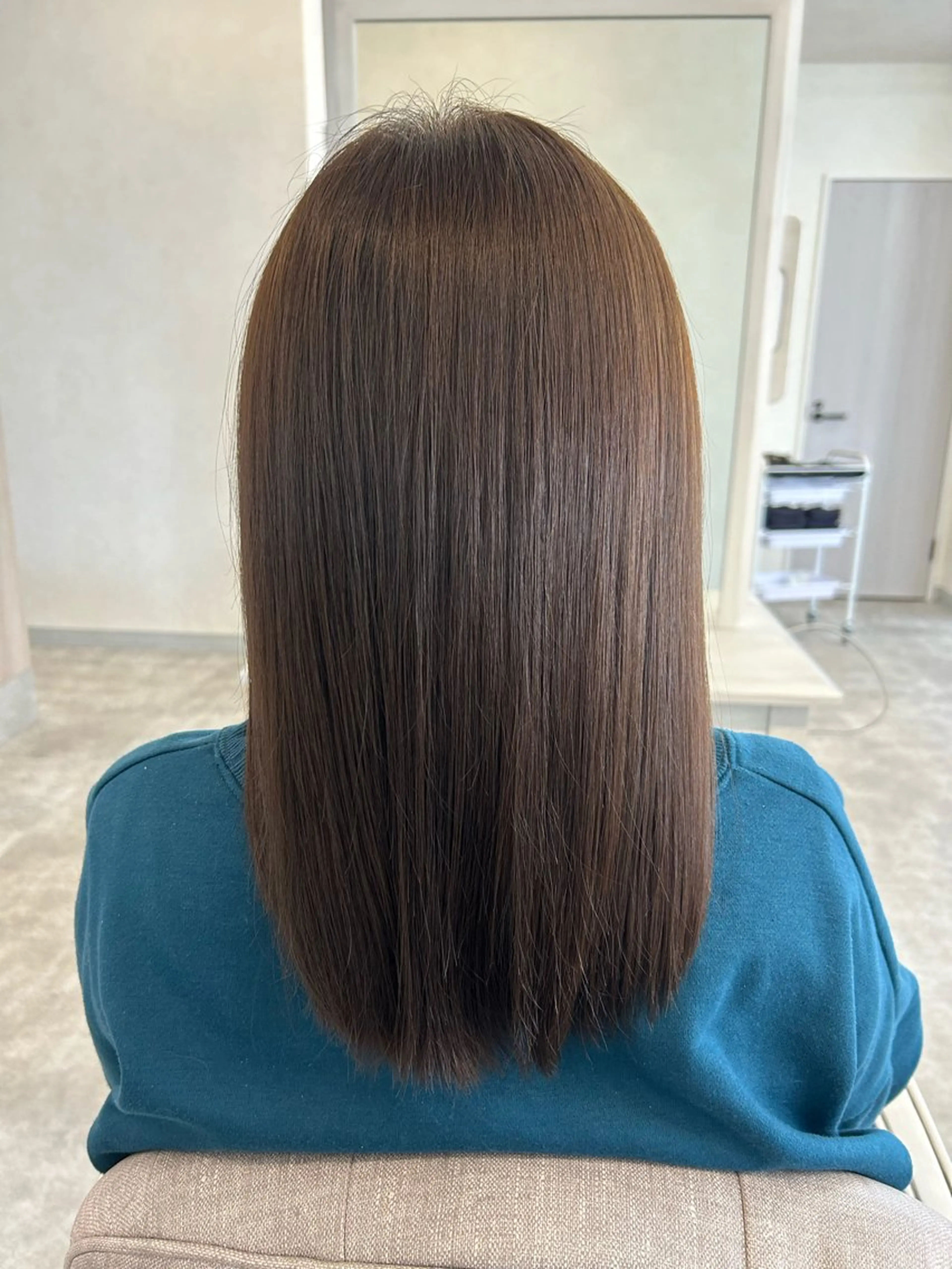 カラー 稲井 裕美のヘアスタイル