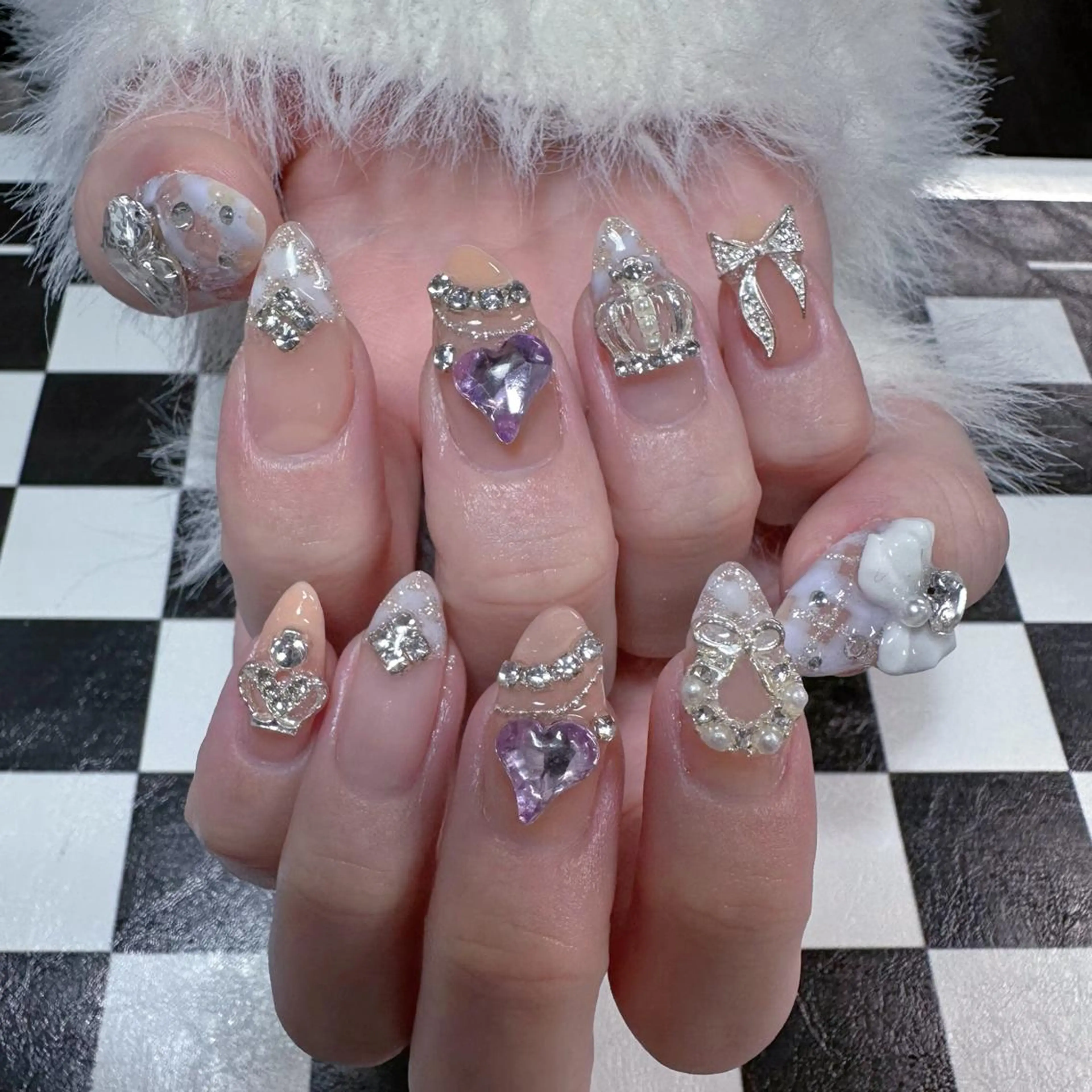 ネイル アートネイル オーロラネイル ガーリー キラキラネイル 韓国ネイル ハンドネイル フットネイル ハンドケア Diamond 🚢のネイルデザイン