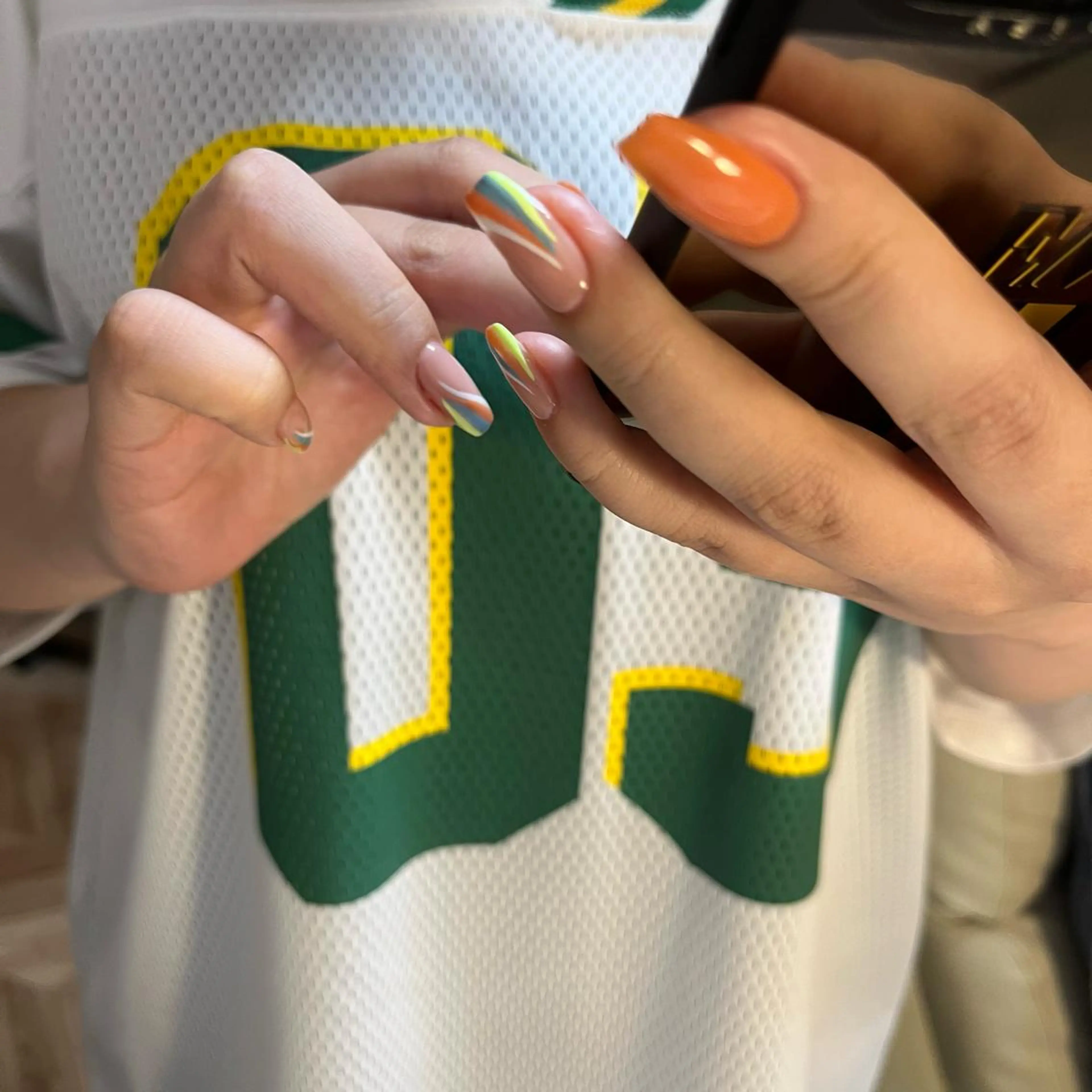 ネイル ハンドネイル Amber21.所属・Nagahama Akariのネイルデザイン