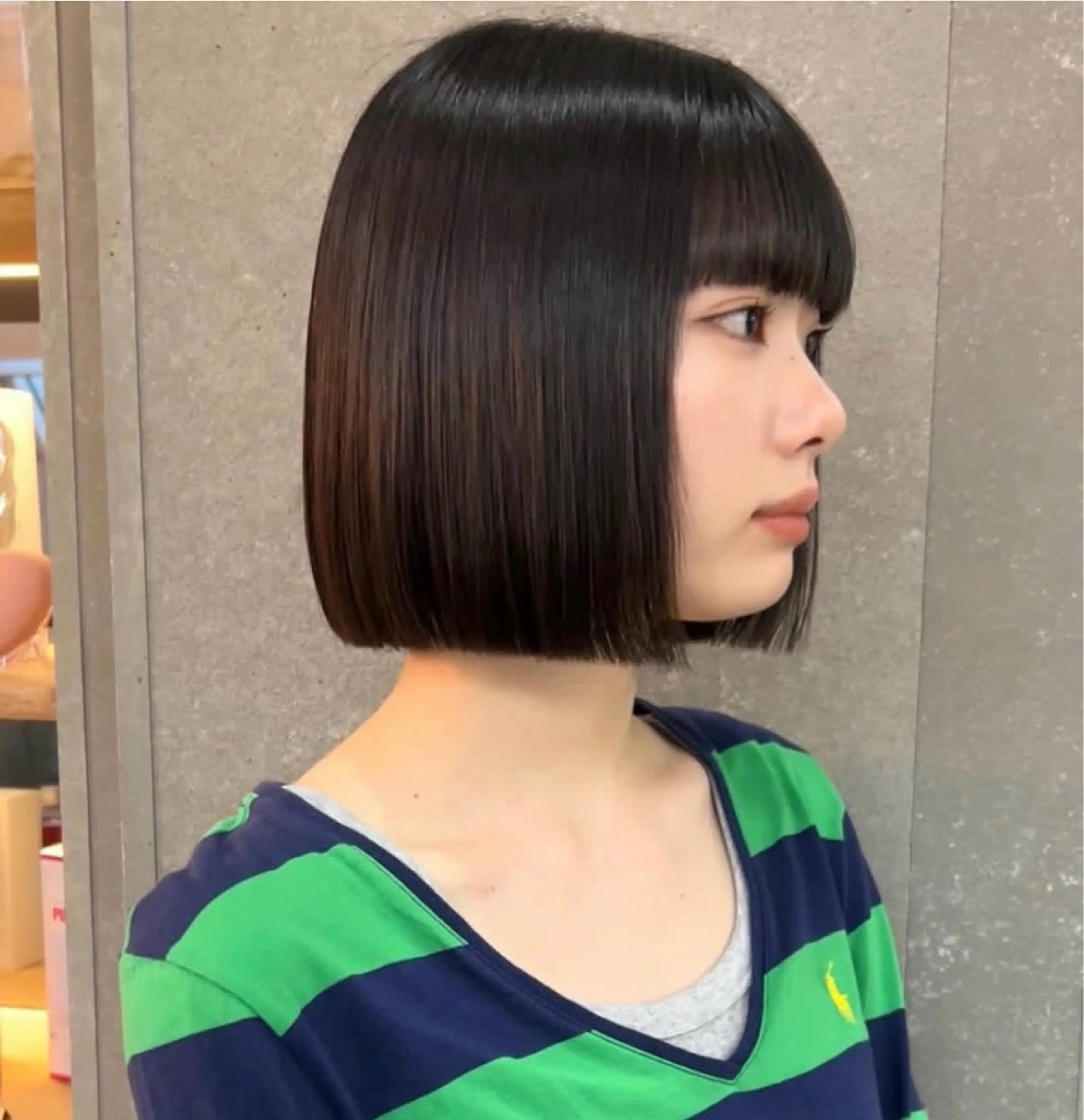 ミディアム 切りっぱなしボブ ボブ カット トリートメント ボブ/くびれボブ/ 髪質改善/Ru-kaのヘアスタイル