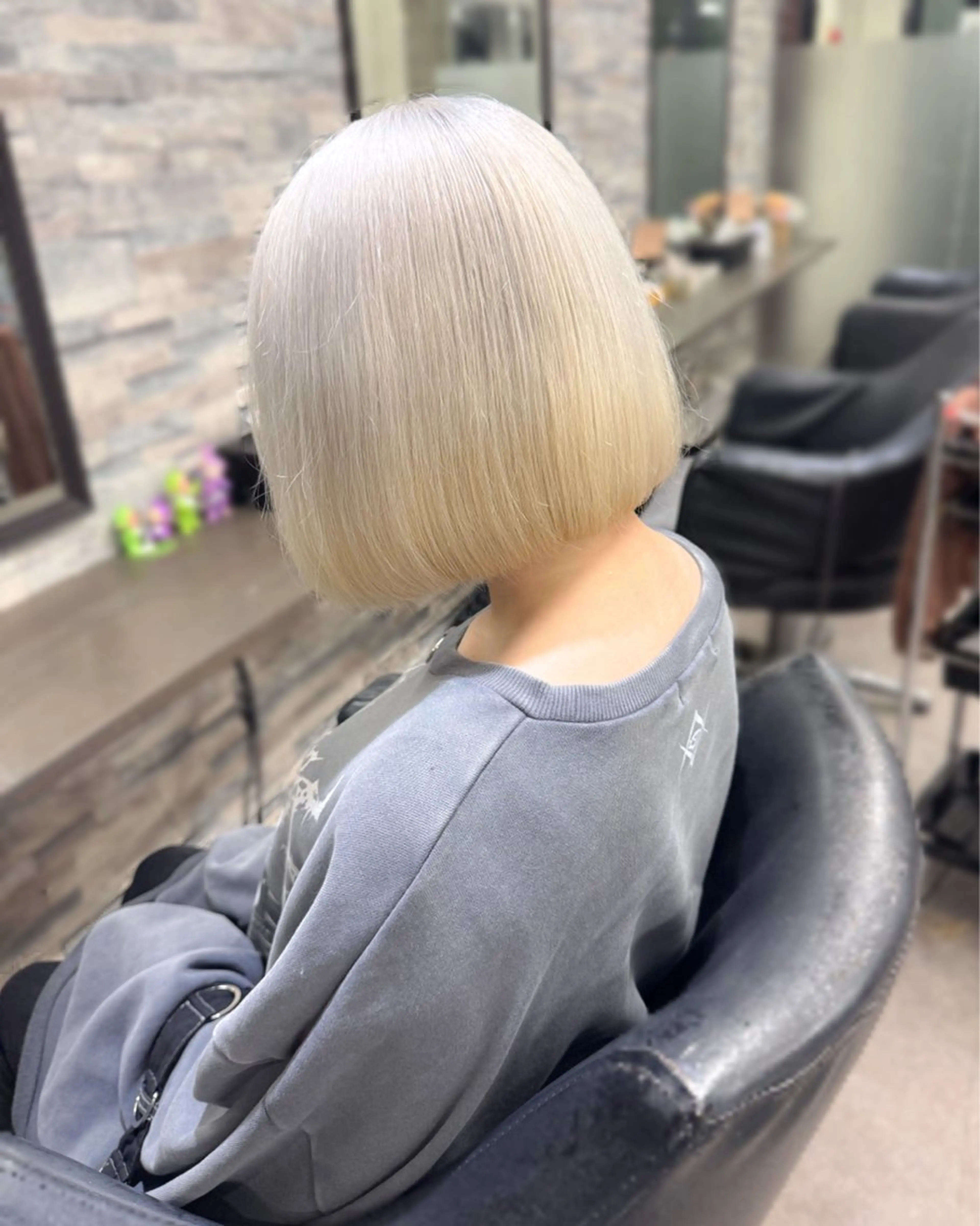 ミディアム カラー ヘアカラー トリートメント ハイトーンエクステ 🎩カズキ🎩のヘアスタイル