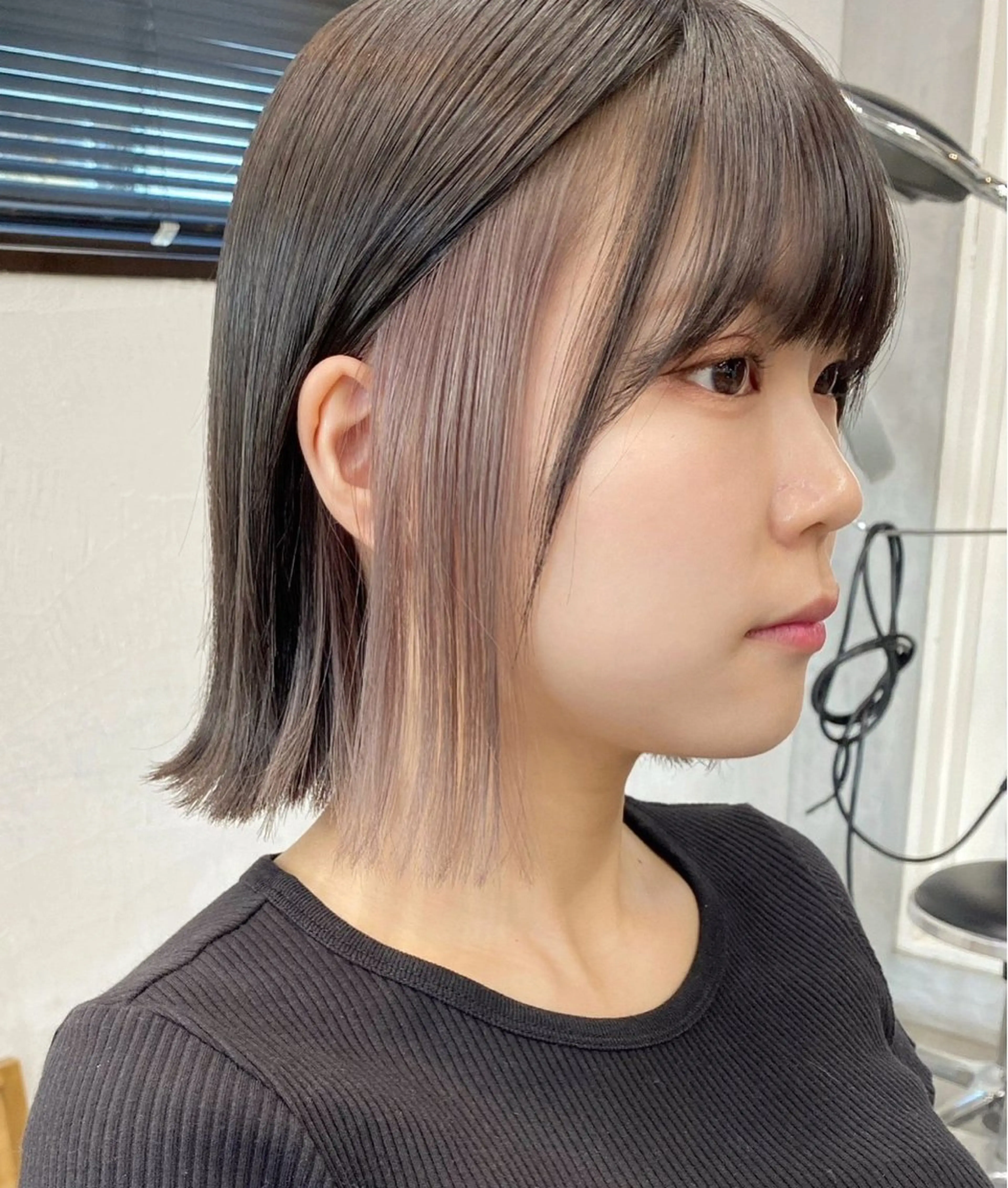 ショート カラー ベージュカラー イヤリングカラー インナーカラー トリートメント ヘアカラー トリートメント ヘアセット RYOSUKE ハイトーンのヘアスタイル