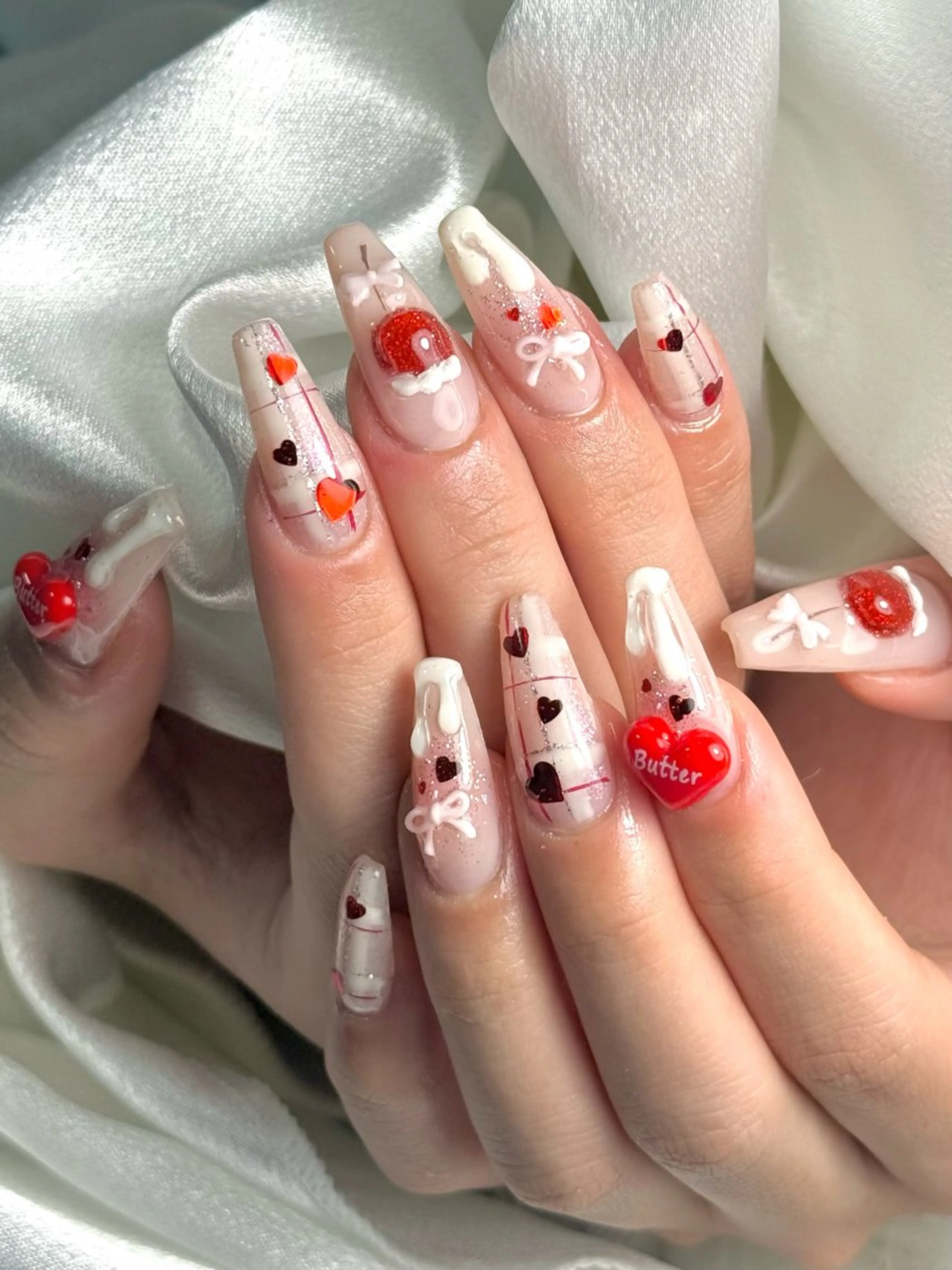 ネイル ハンドネイル ルシイ🎀新宿長さ 出しパーツ専門店のネイルデザイン