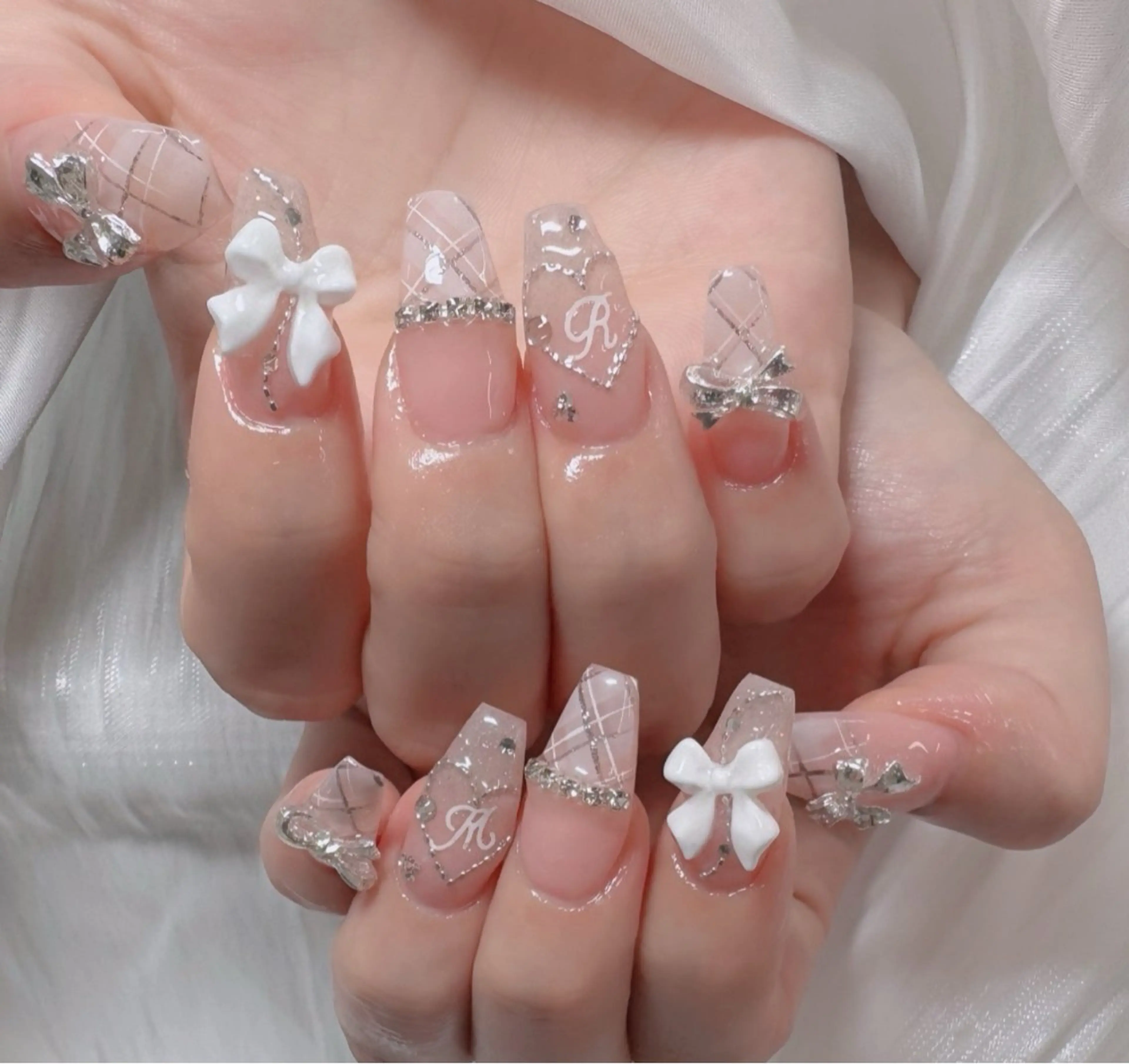 ネイル フレンチネイル ジェルネイル ガラスフレンチ ハロウィン ハート ハンドネイル H.baby Nail Salonのネイルデザイン