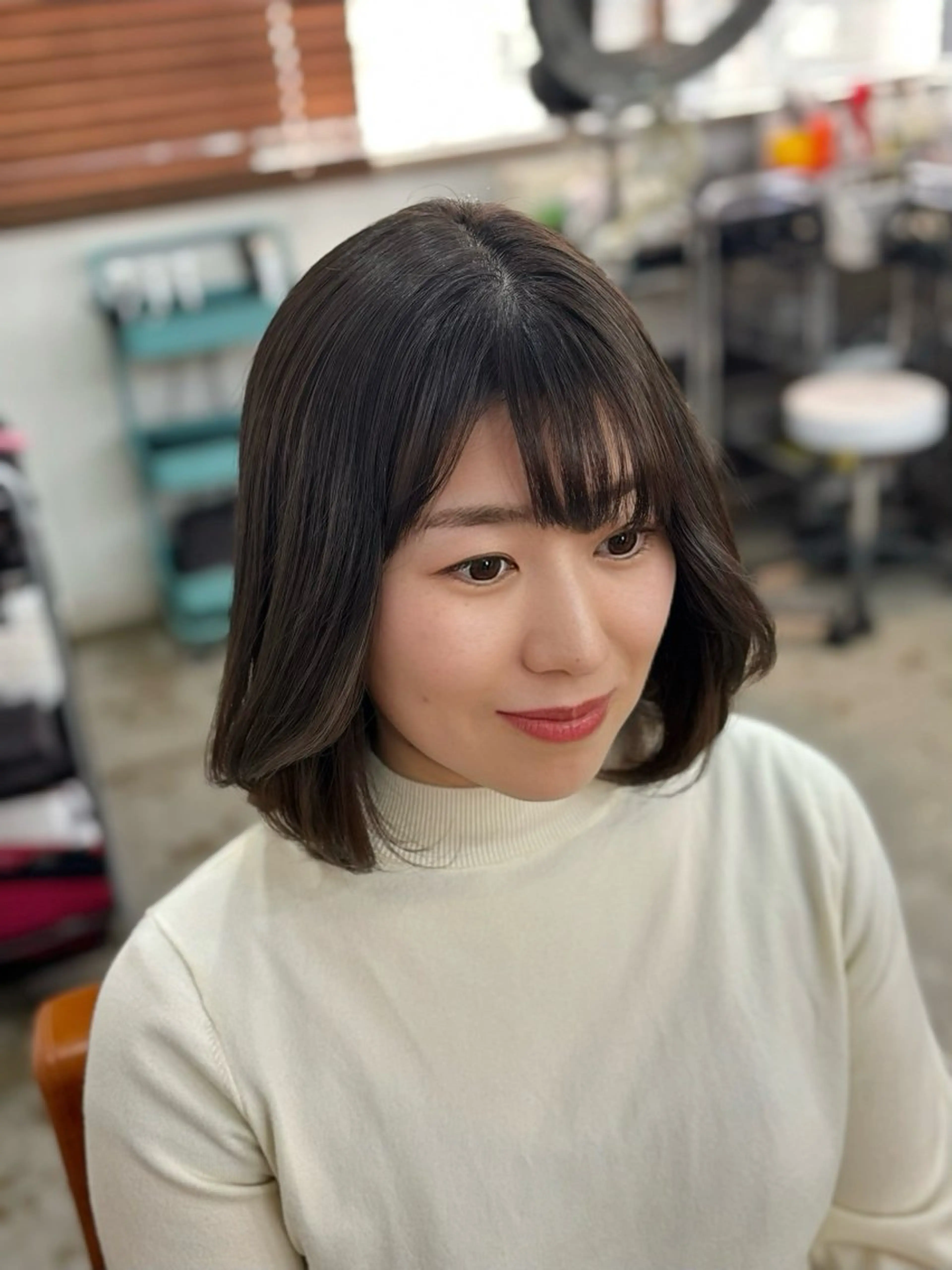 ミディアム 顔まわりレイヤー レイヤーカット toledo8 by HEADLIGHT 横浜店【トレドエイト バイ ヘッドライト】所属・金子 千登のヘアスタイル