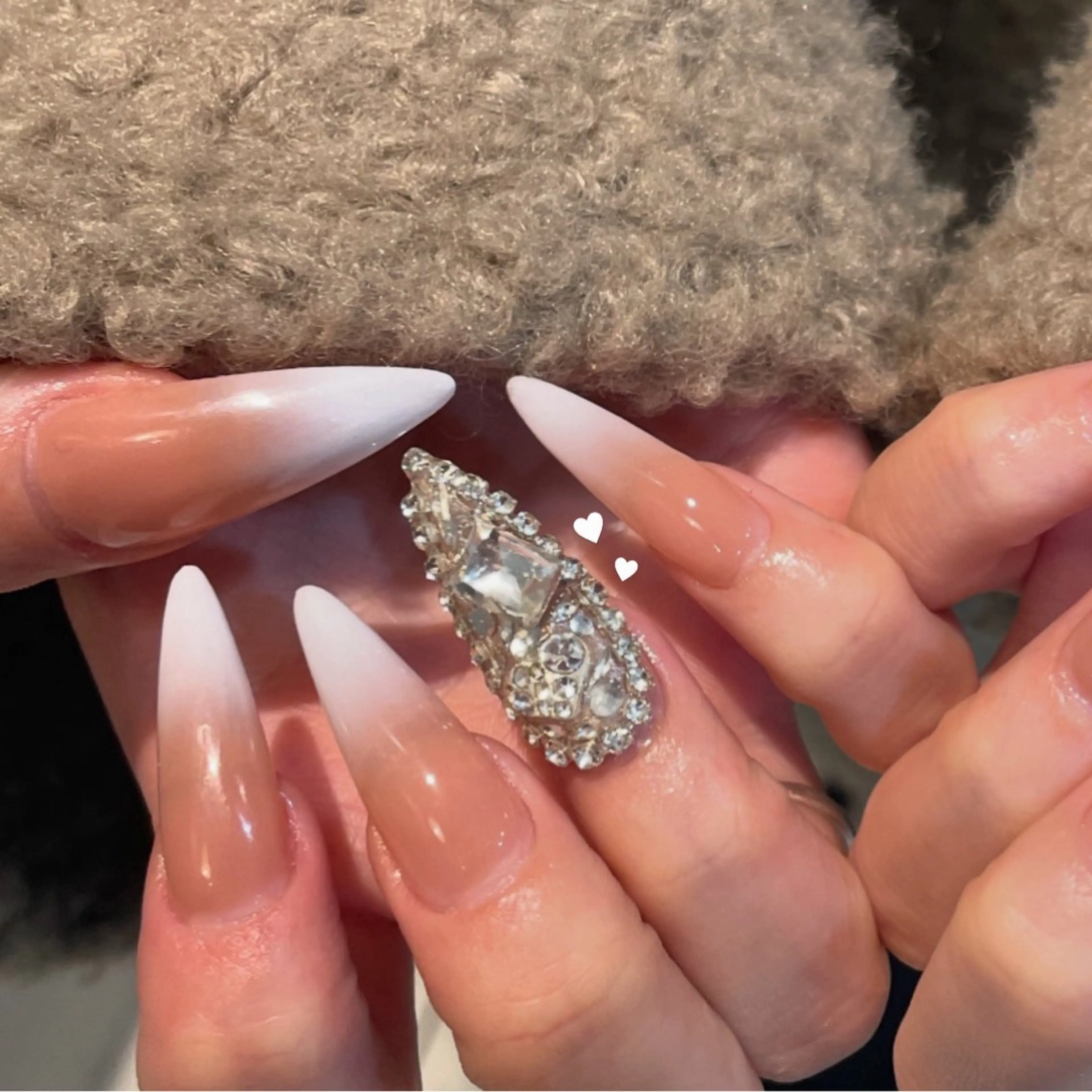 ネイル GO TODAY シェアサロン 渋谷Amiu店所属・渋谷ネイル🎀 y2k/海外ネイルのネイルデザイン