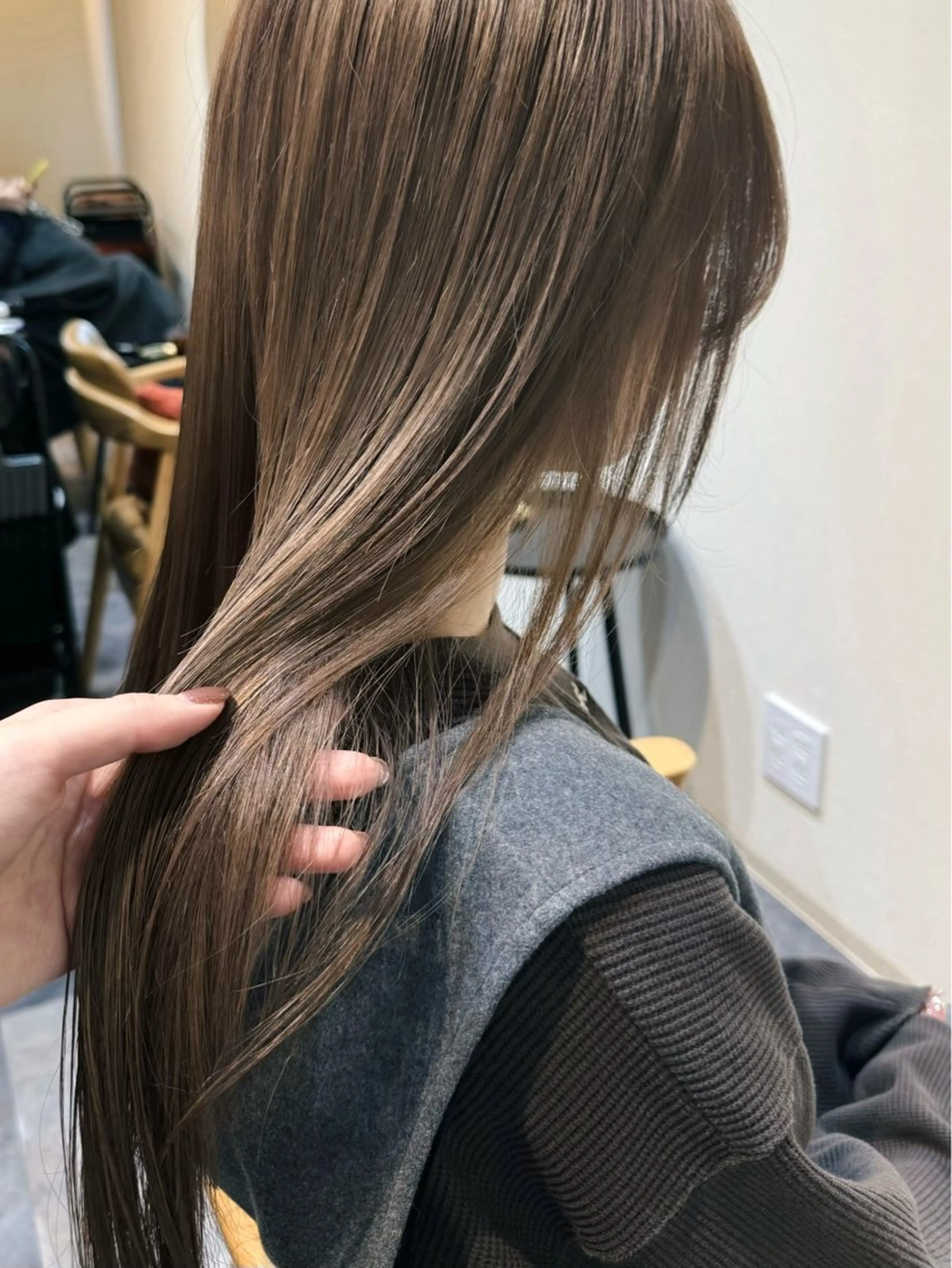 ロング カット ヘアカラー トリートメント ヘアセット ハルカ/透け感カラー /顔周りレイヤーのヘアスタイル